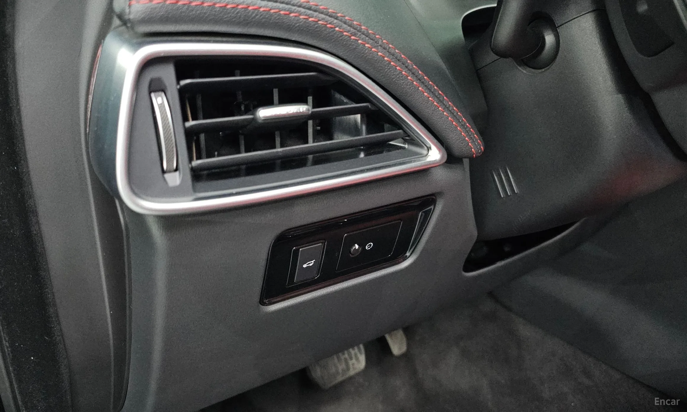 Jaguar F-PACE превью 17