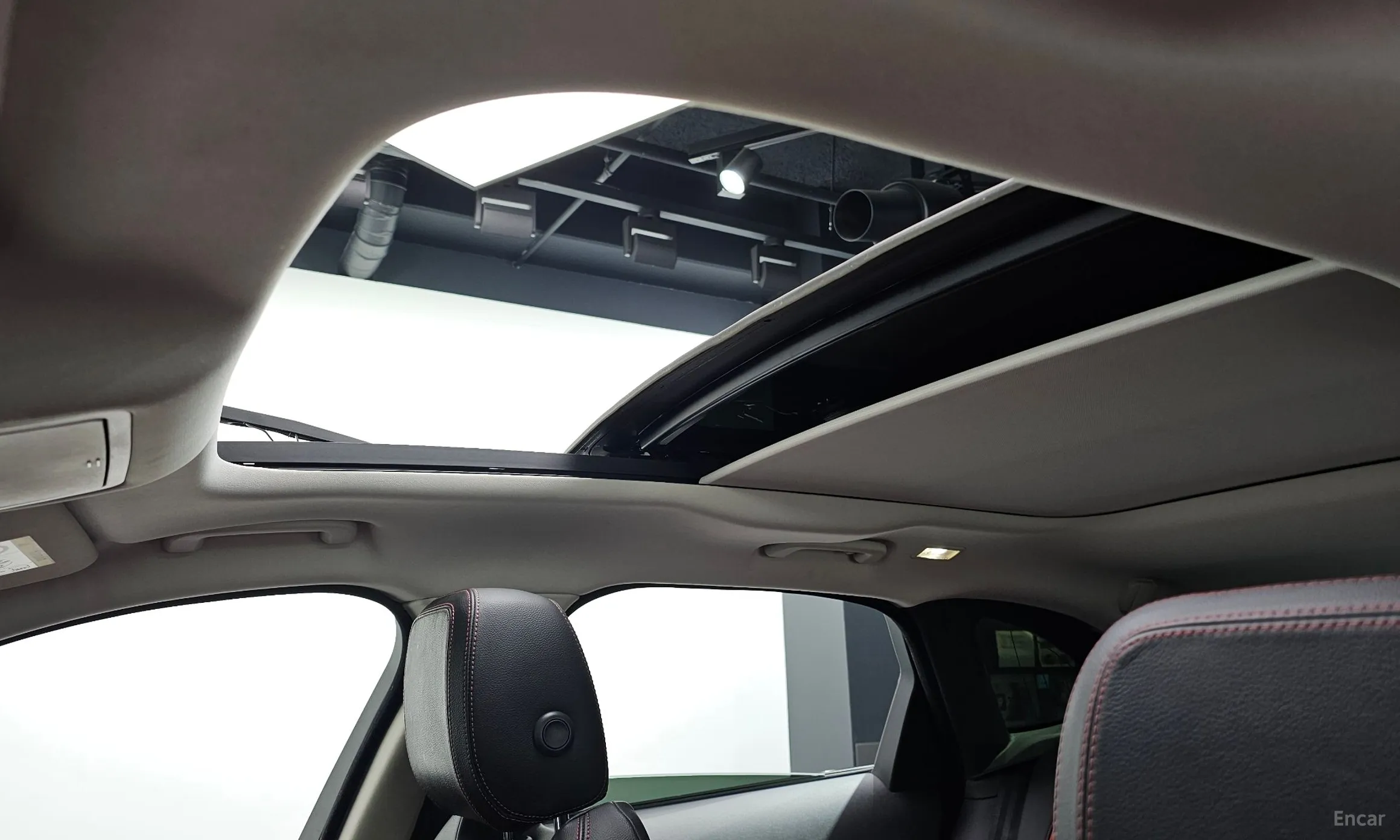 Jaguar F-PACE превью 19