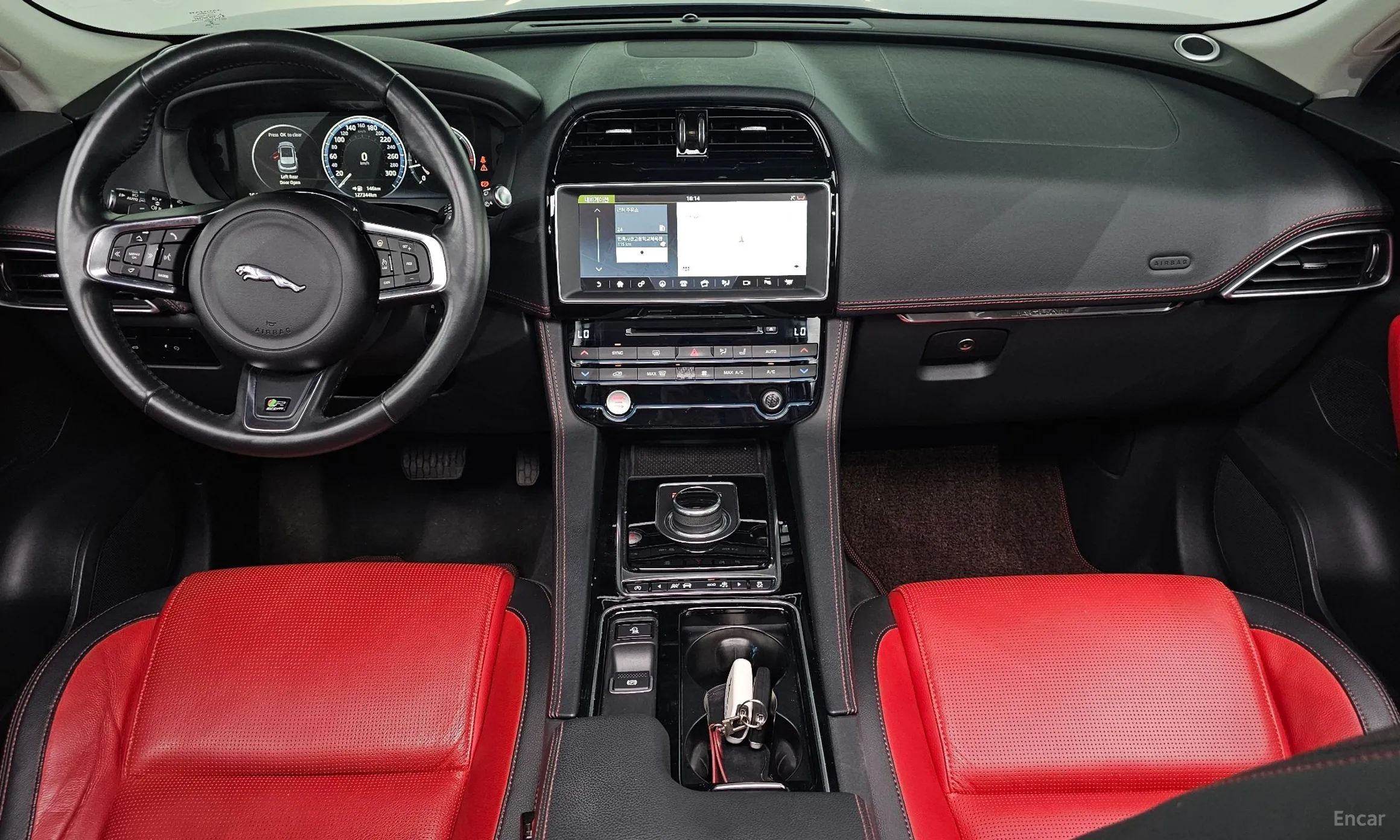 Jaguar F-PACE превью 7