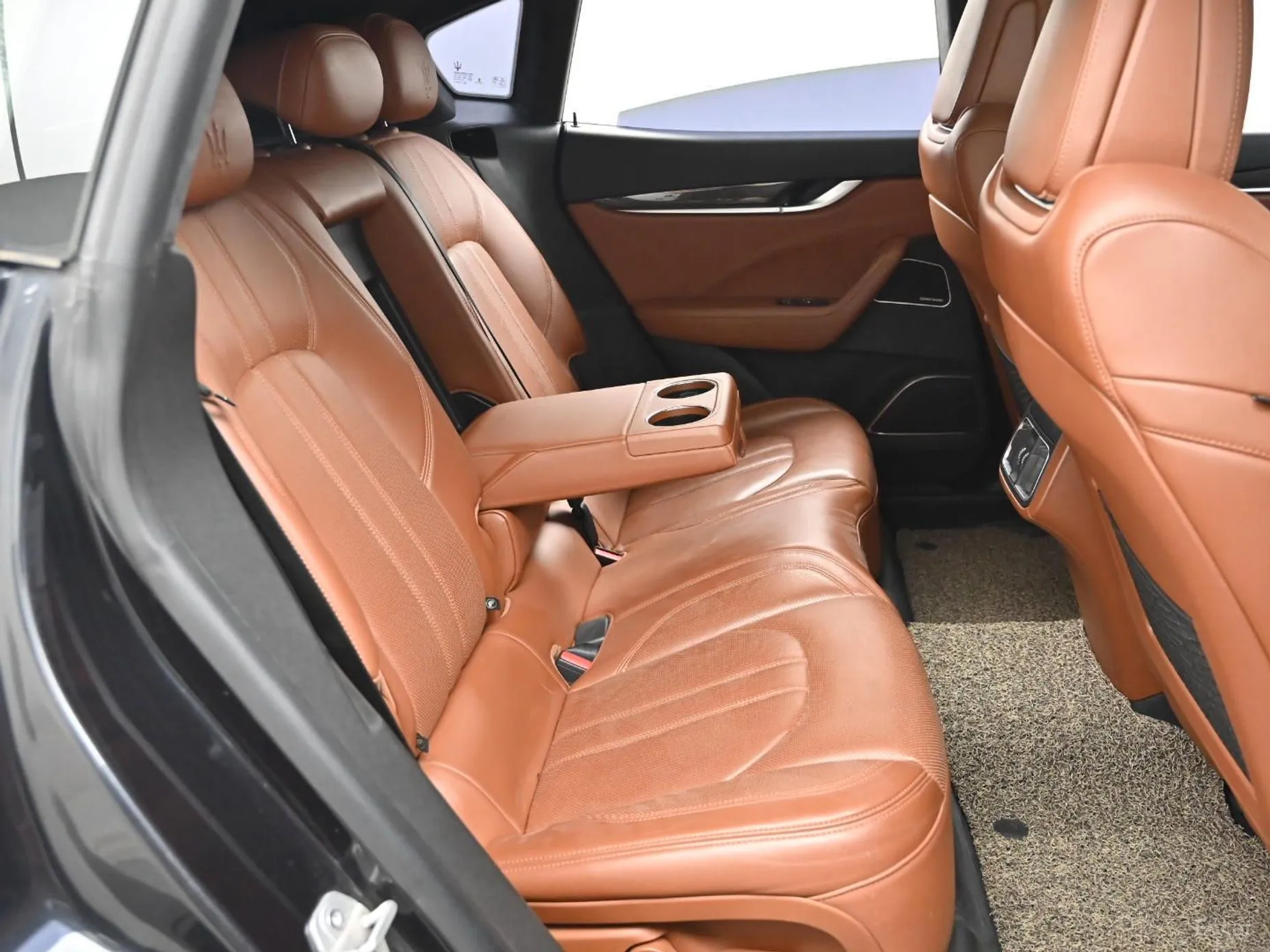 Maserati Levante превью 12