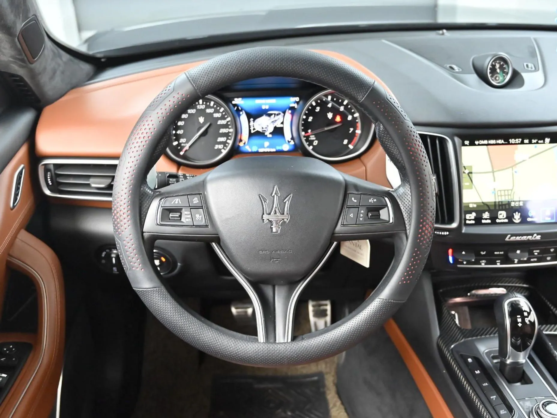 Maserati Levante превью 13