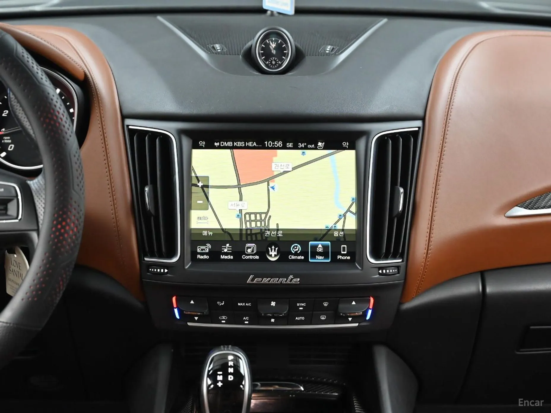 Maserati Levante превью 14