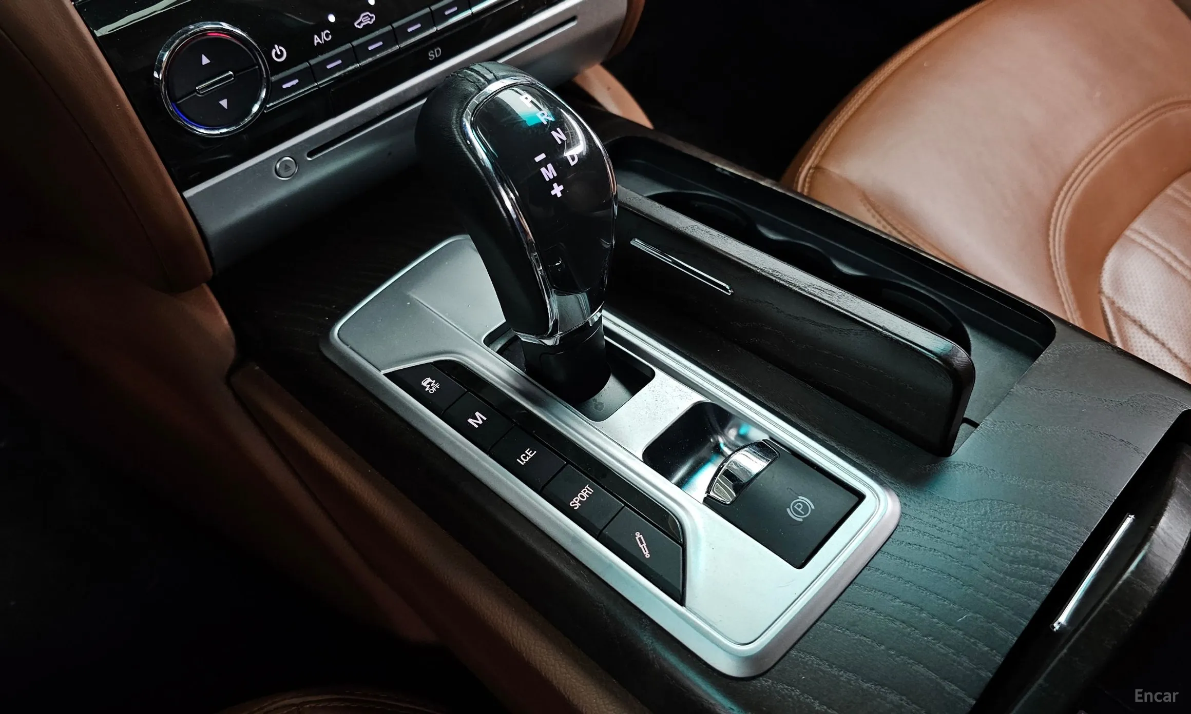 Maserati Quattroporte превью 9