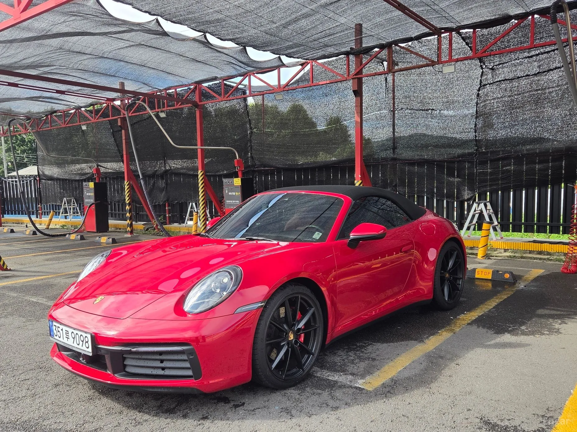 911 (992)