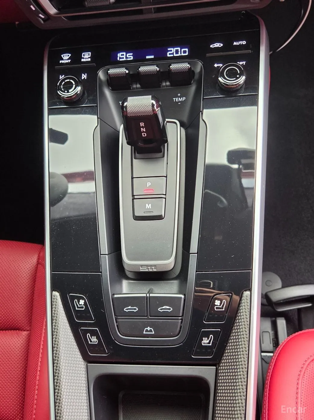 Porsche 911 (992) превью 9
