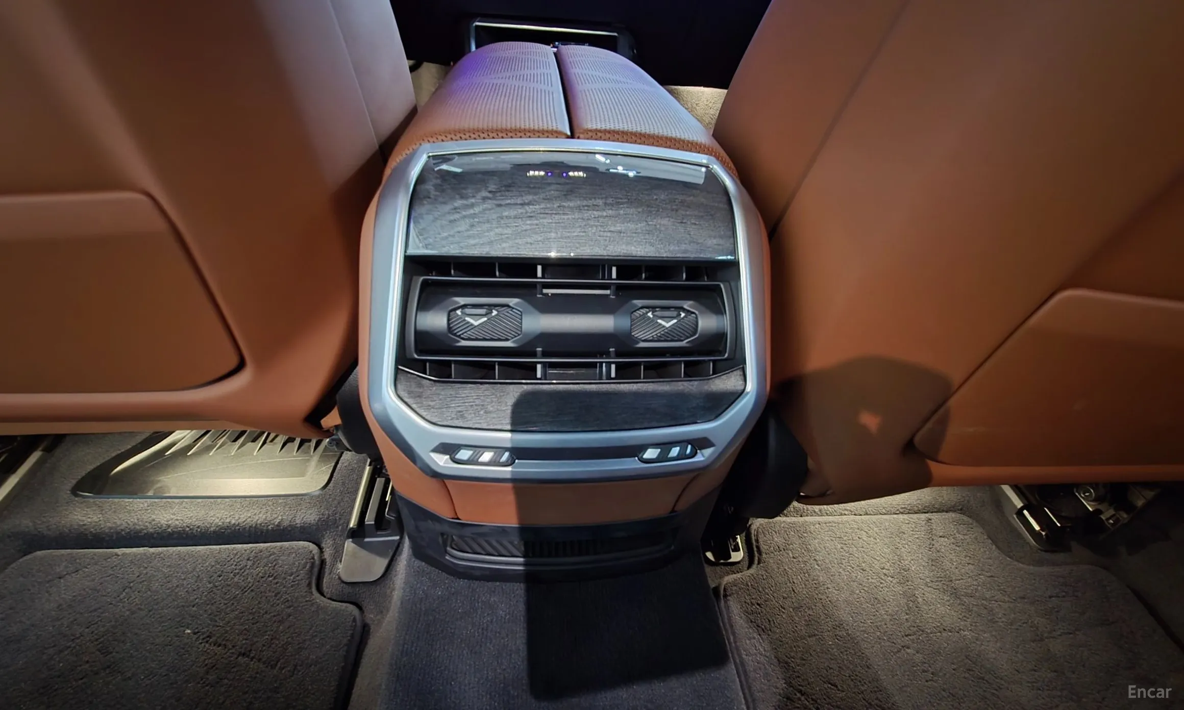 BMW 7 Series (G70) превью 15