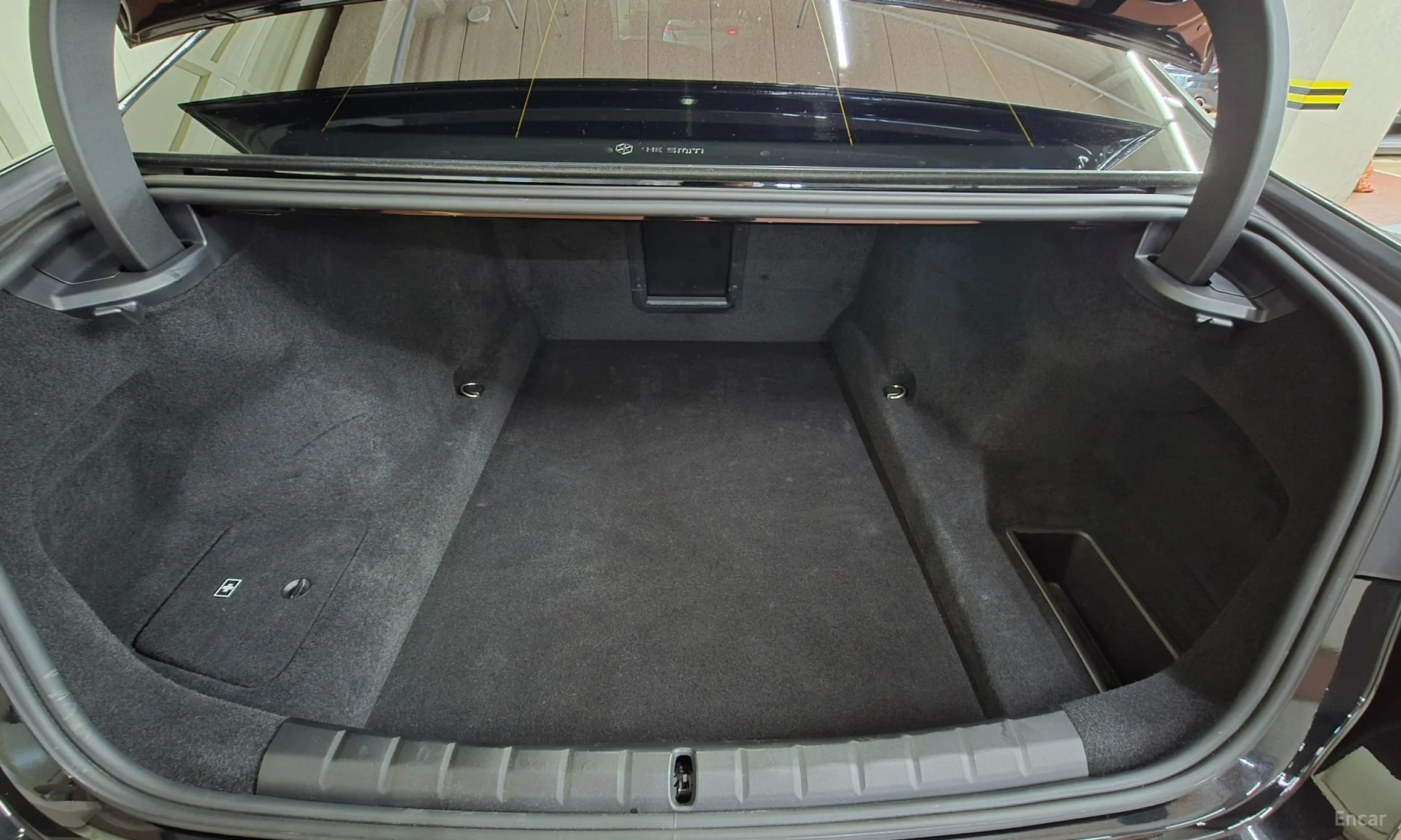 BMW 7 Series (G70) превью 17