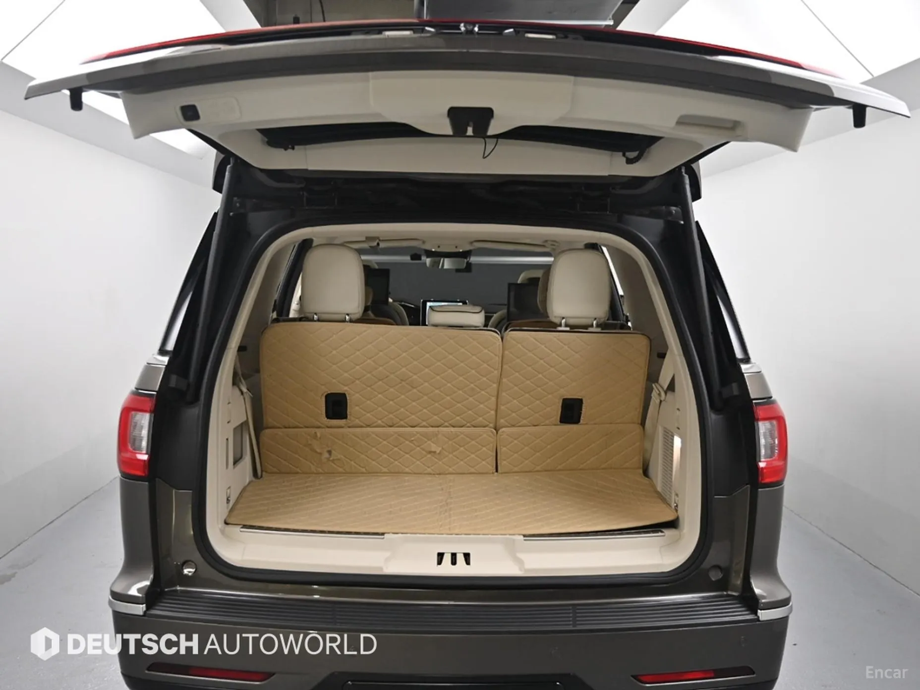 Lincoln Navigator 4th generation превью 19