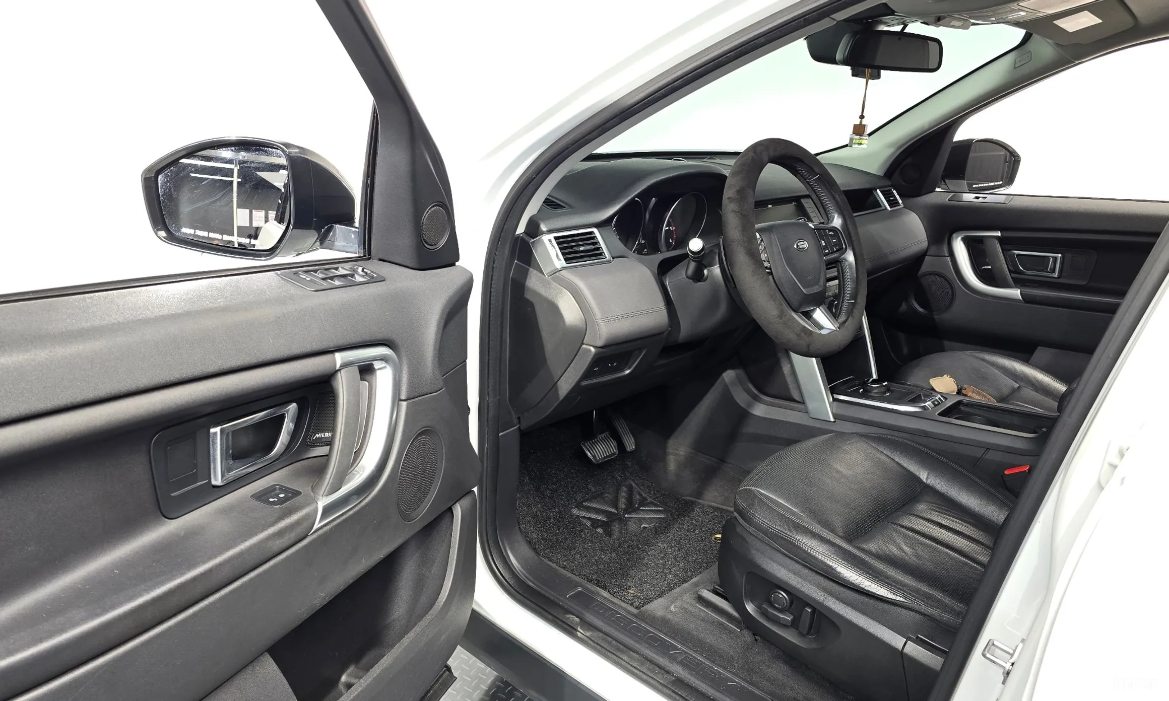 Land Rover Discovery Sports превью 10