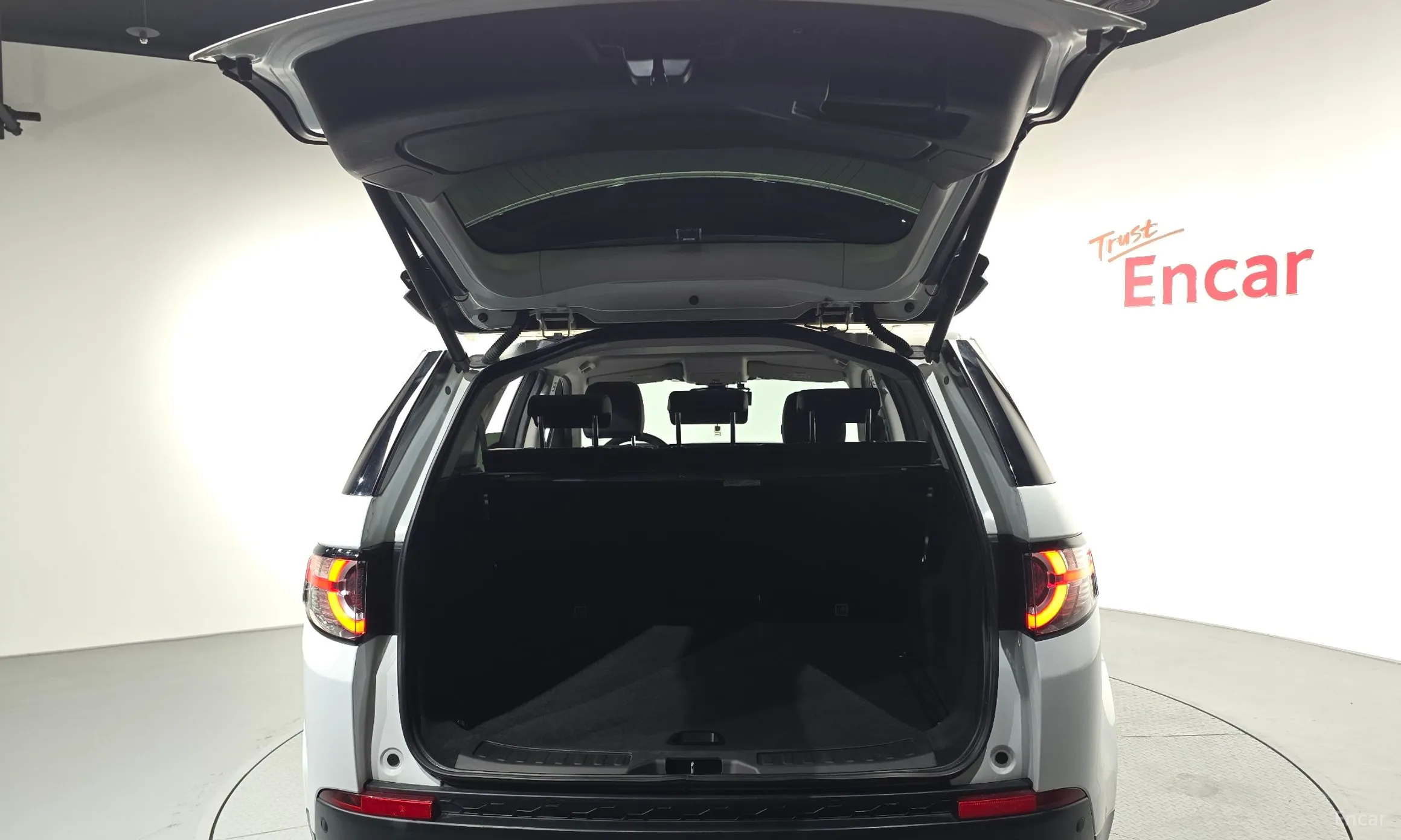 Land Rover Discovery Sports превью 18