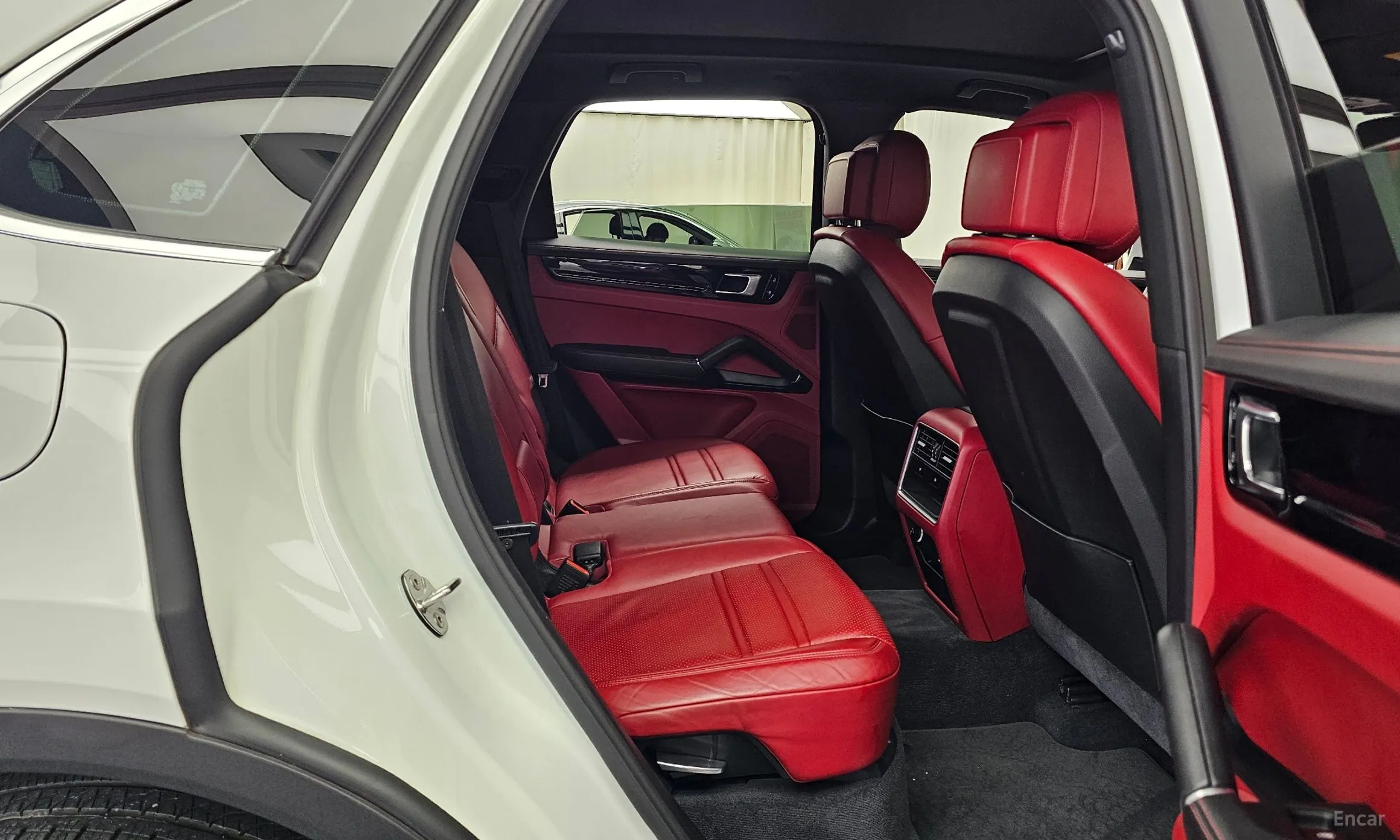 Porsche Cayenne (PO536) превью 11