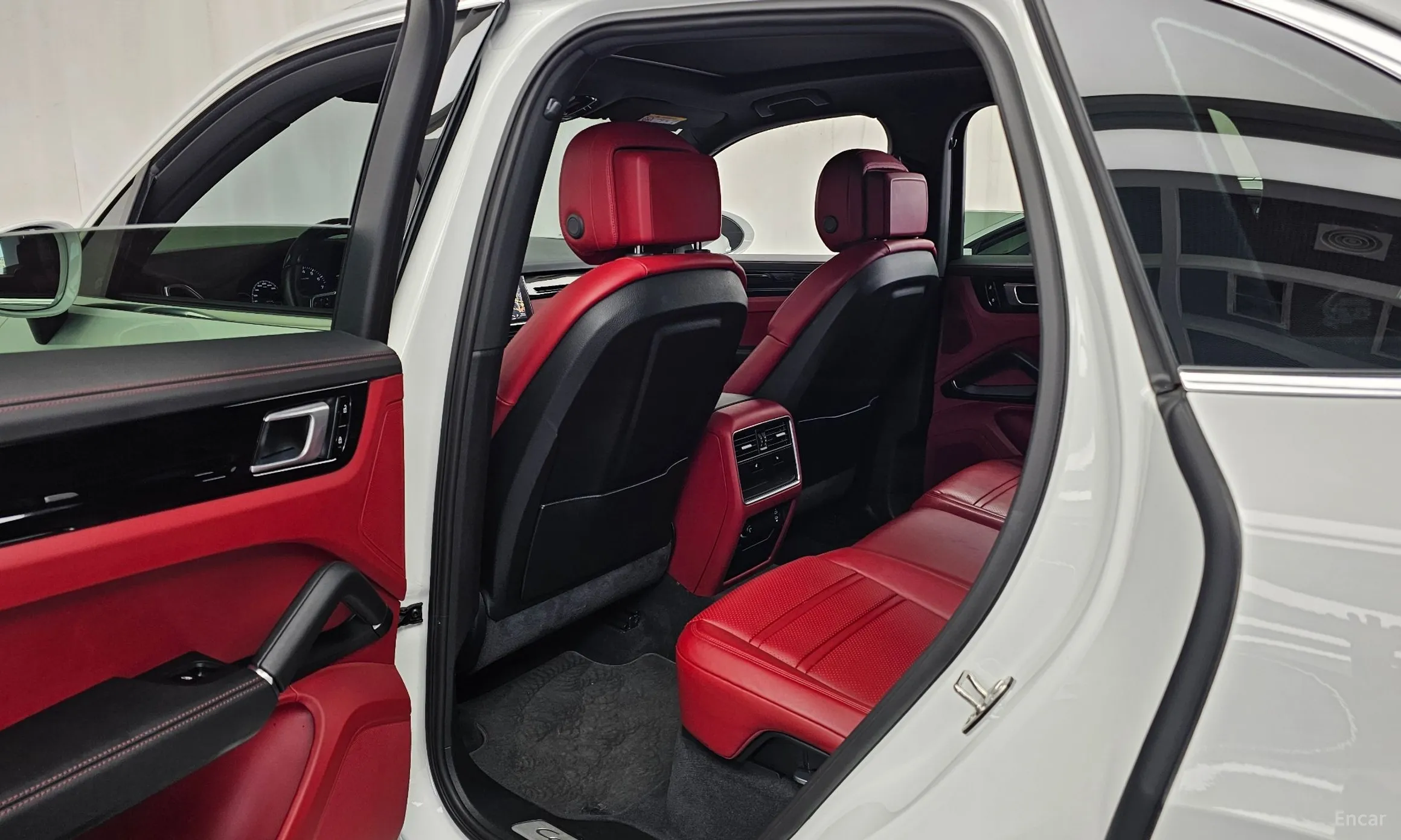 Porsche Cayenne (PO536) превью 12