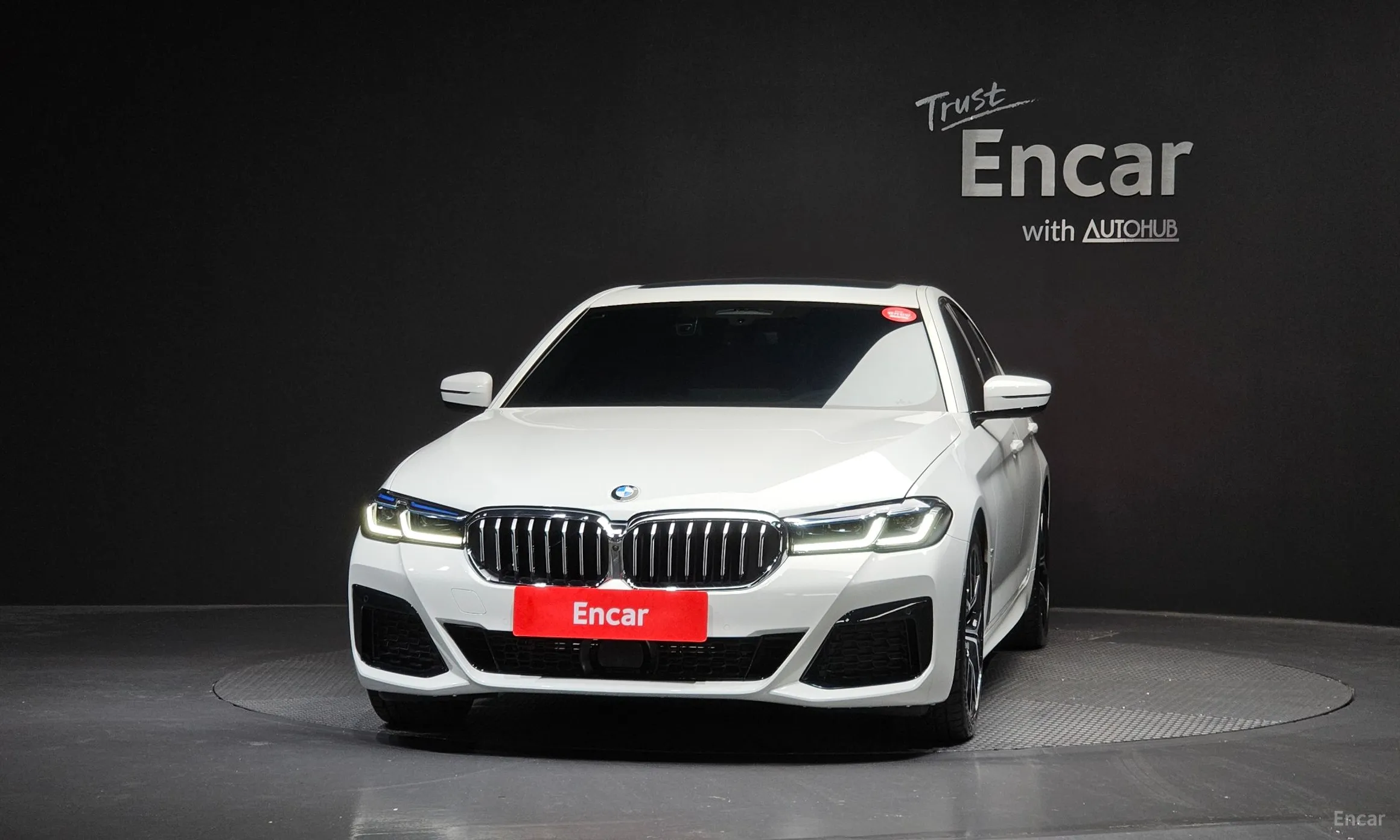 BMW 5 Series (G30) превью 3