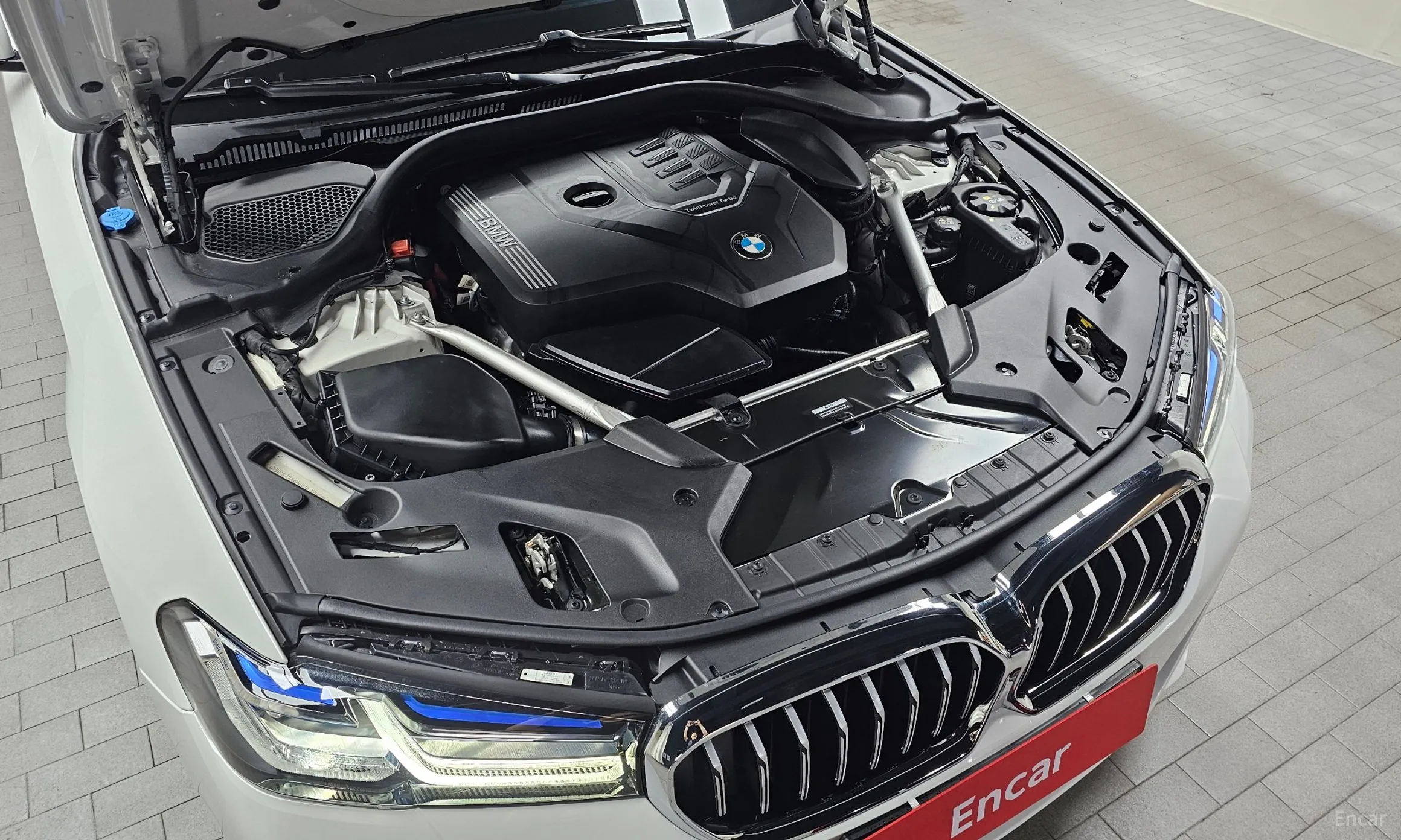 BMW 5 Series (G30) превью 6