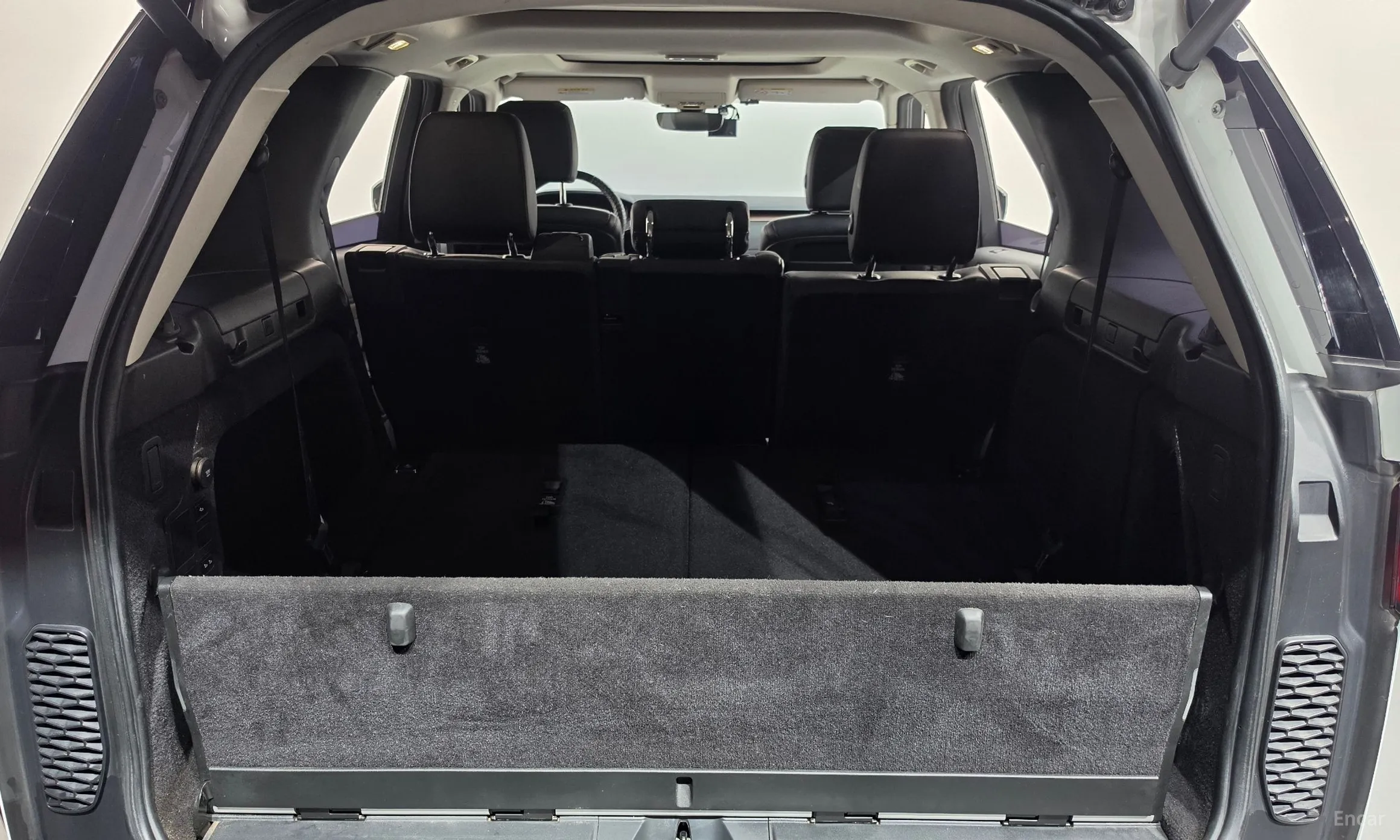 Land Rover Discovery 5 превью 19