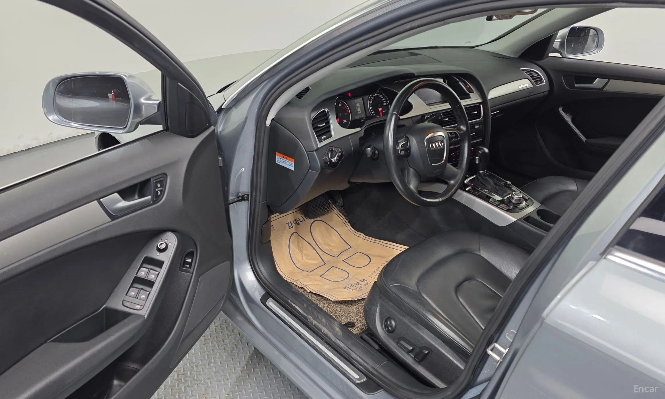 Audi New A4 превью 10