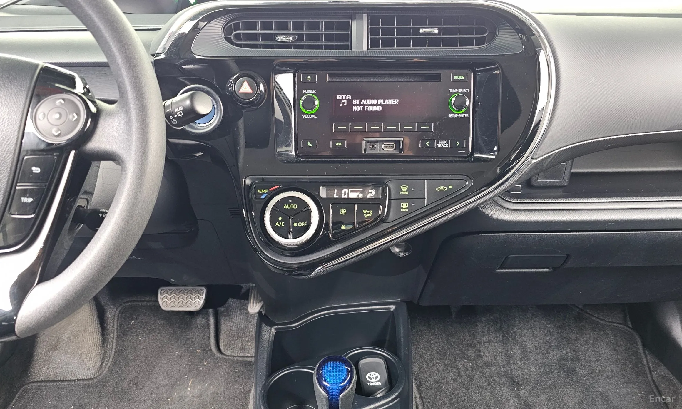 Toyota Prius C превью 12