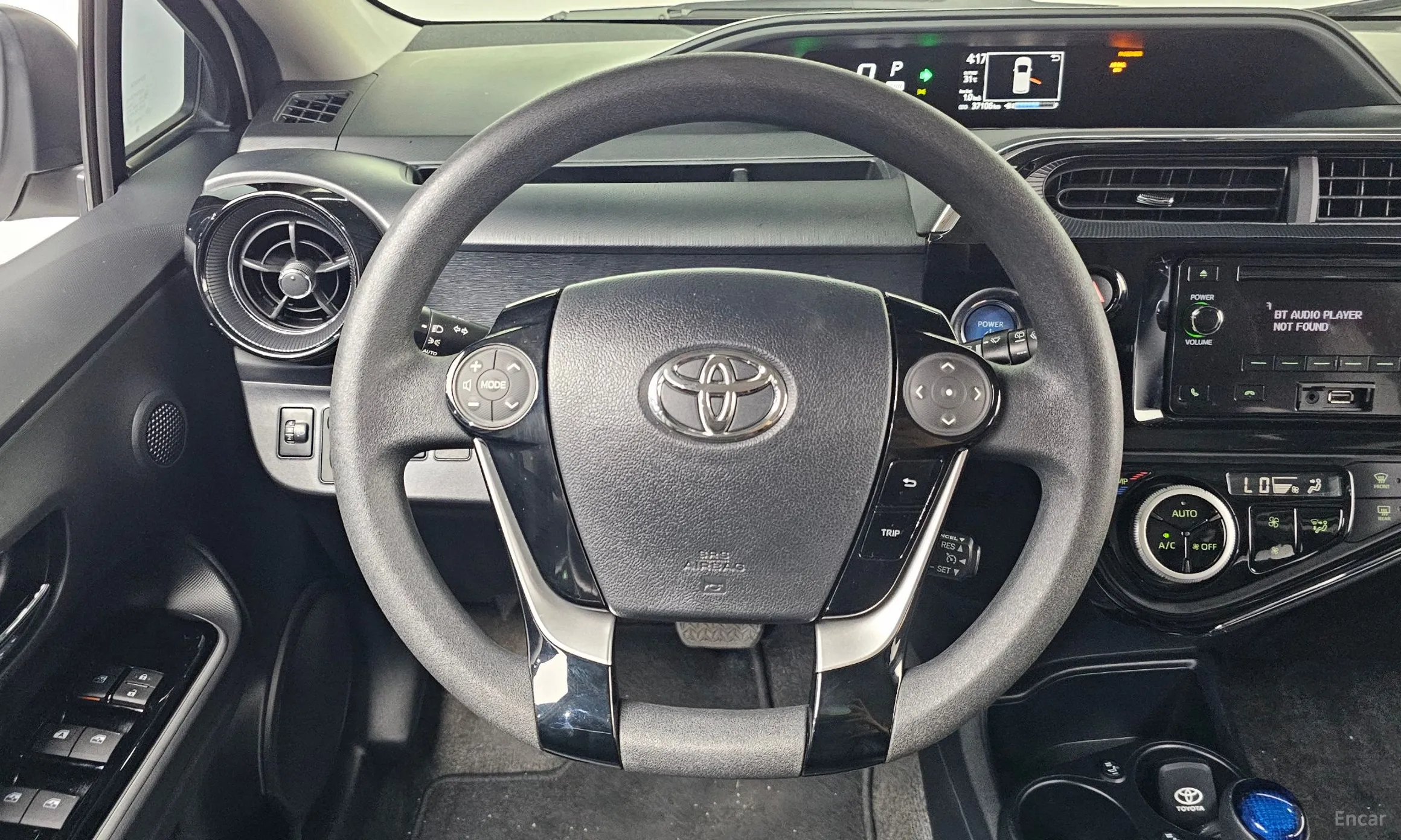 Toyota Prius C превью 13