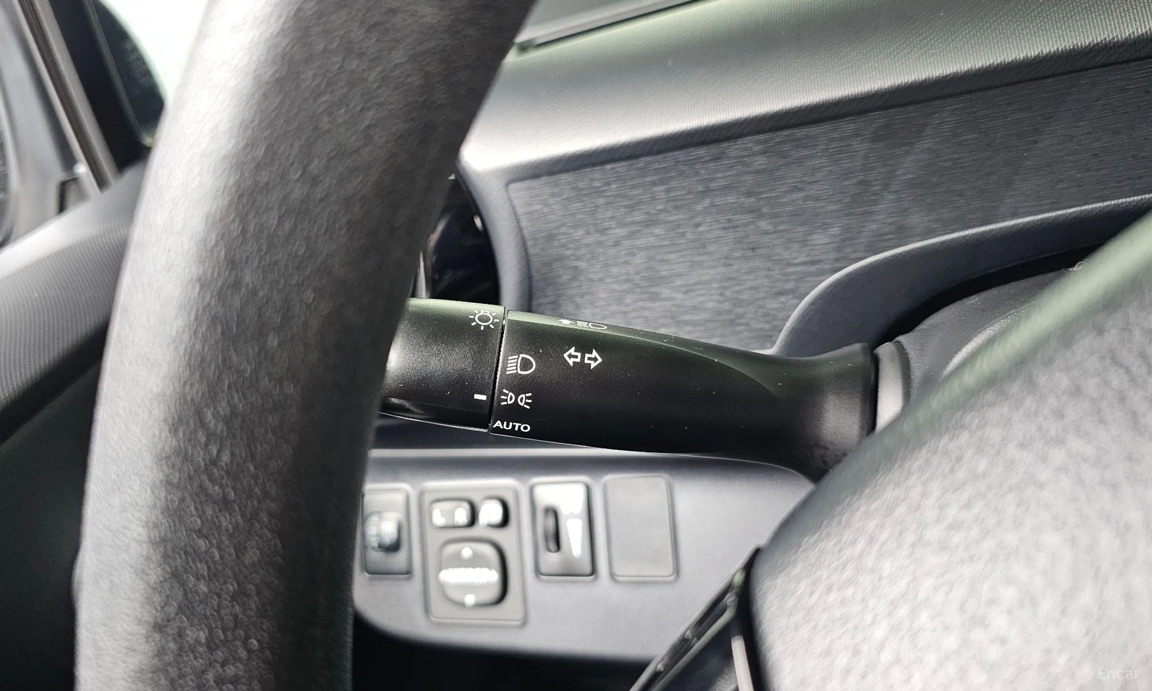 Toyota Prius C превью 17