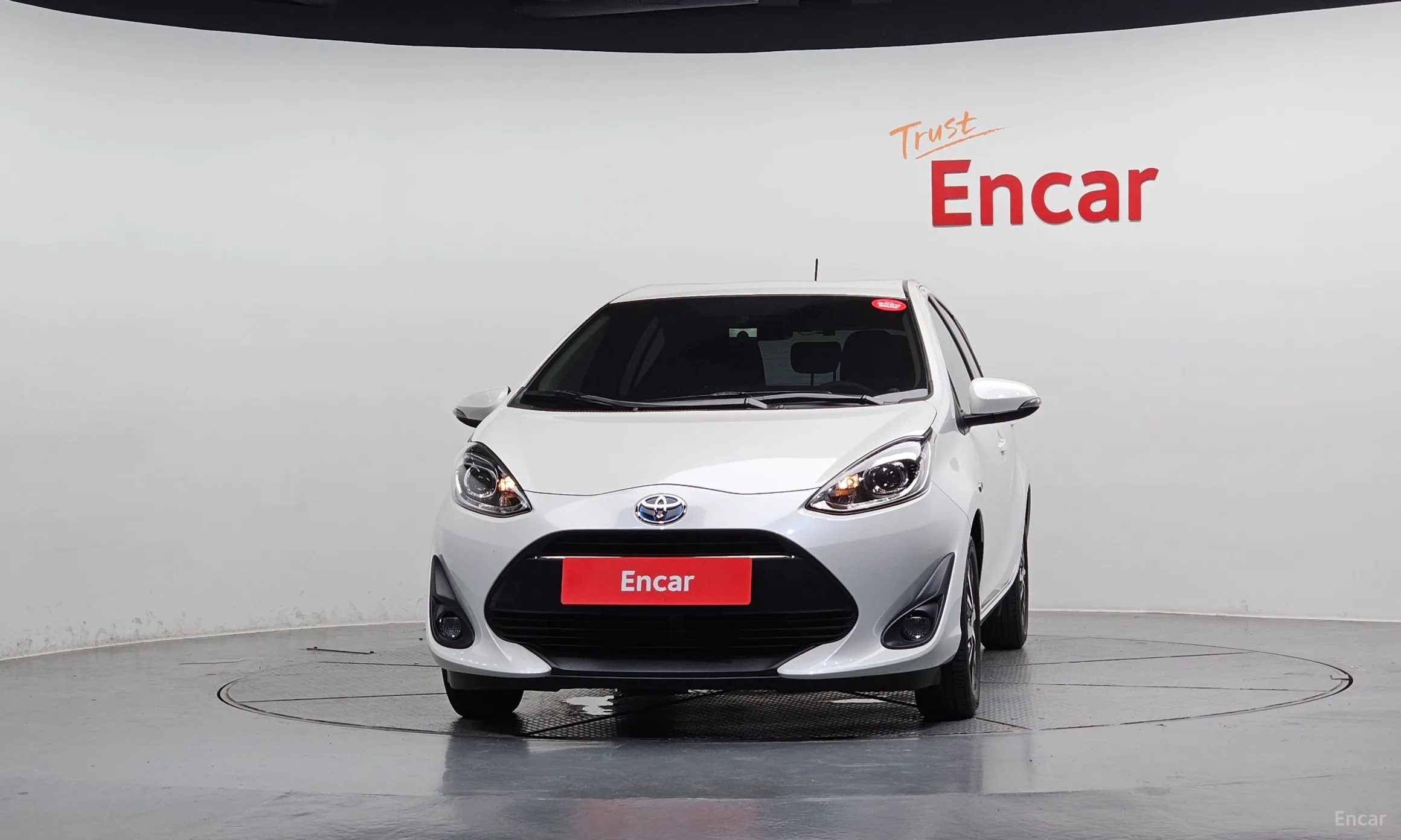 Toyota Prius C превью 3
