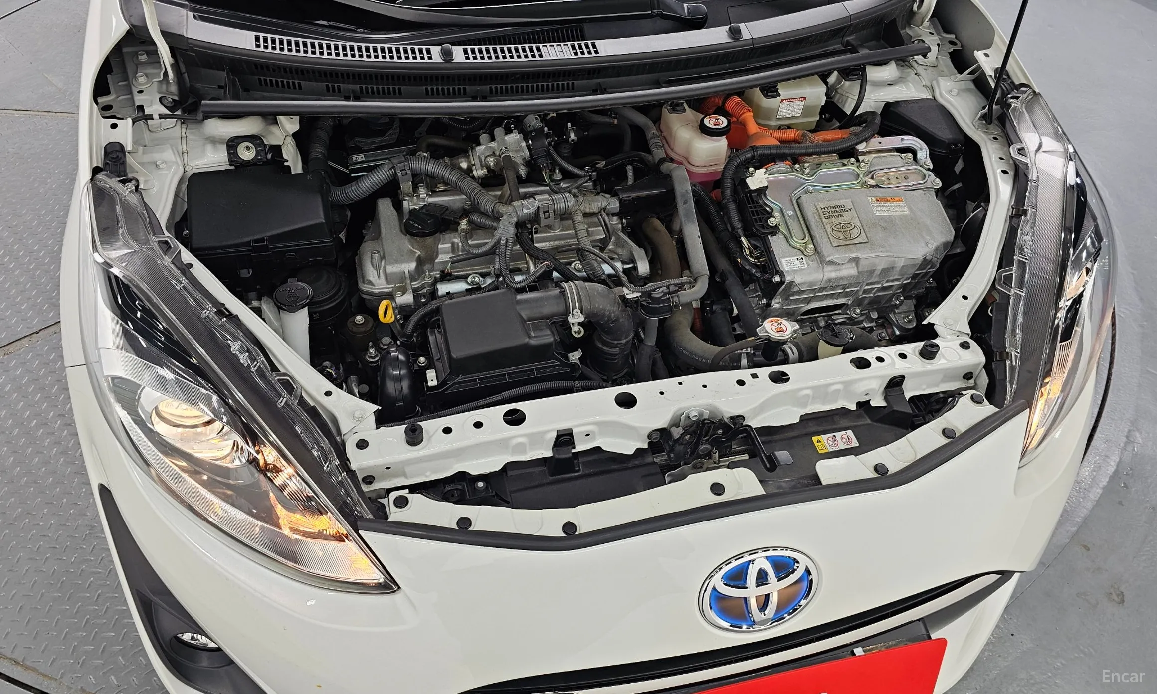 Toyota Prius C превью 6