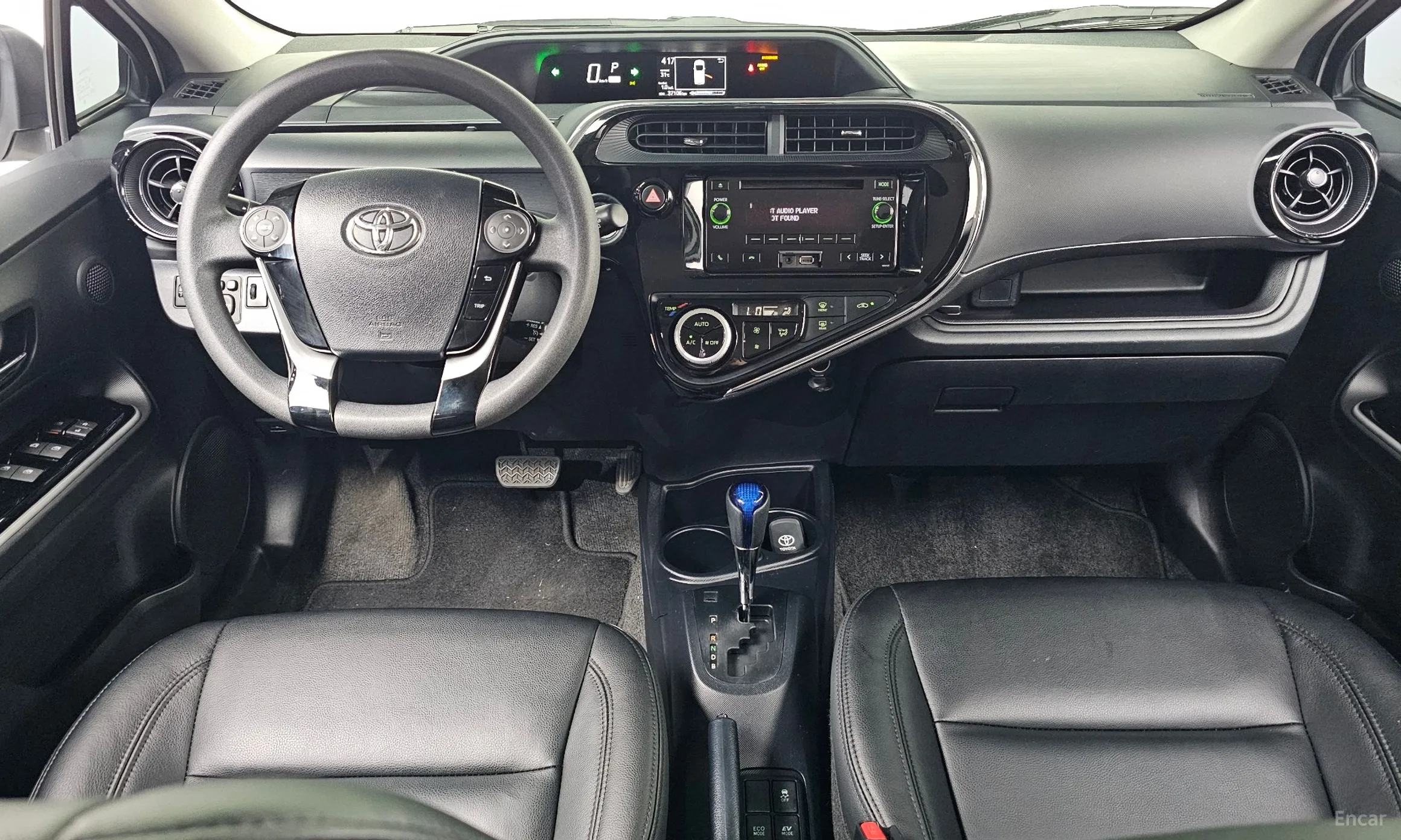 Toyota Prius C превью 7