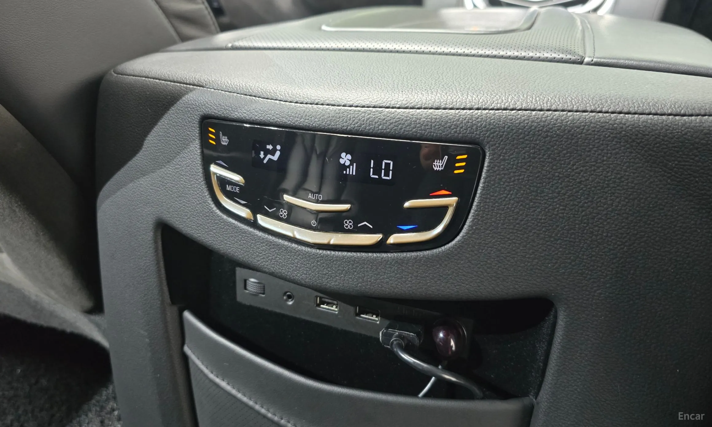 Cadillac Escalade превью 18