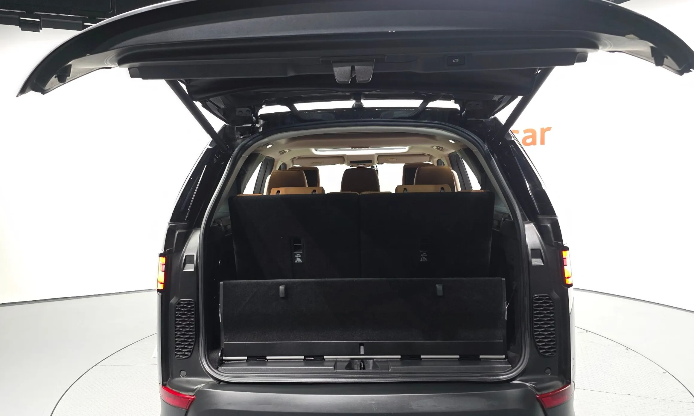 Land Rover Discovery 5 превью 20