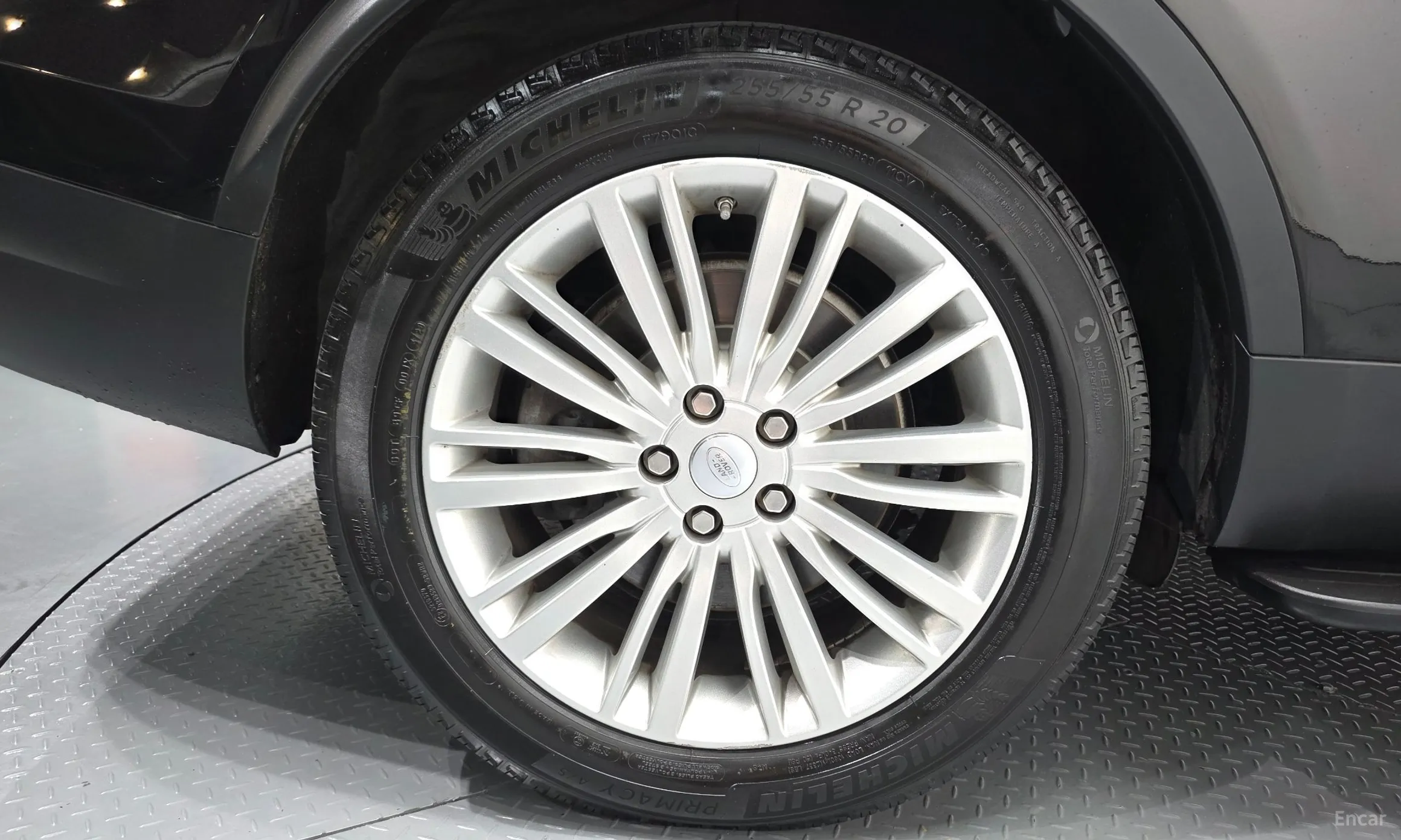 Land Rover Discovery 5 превью 5