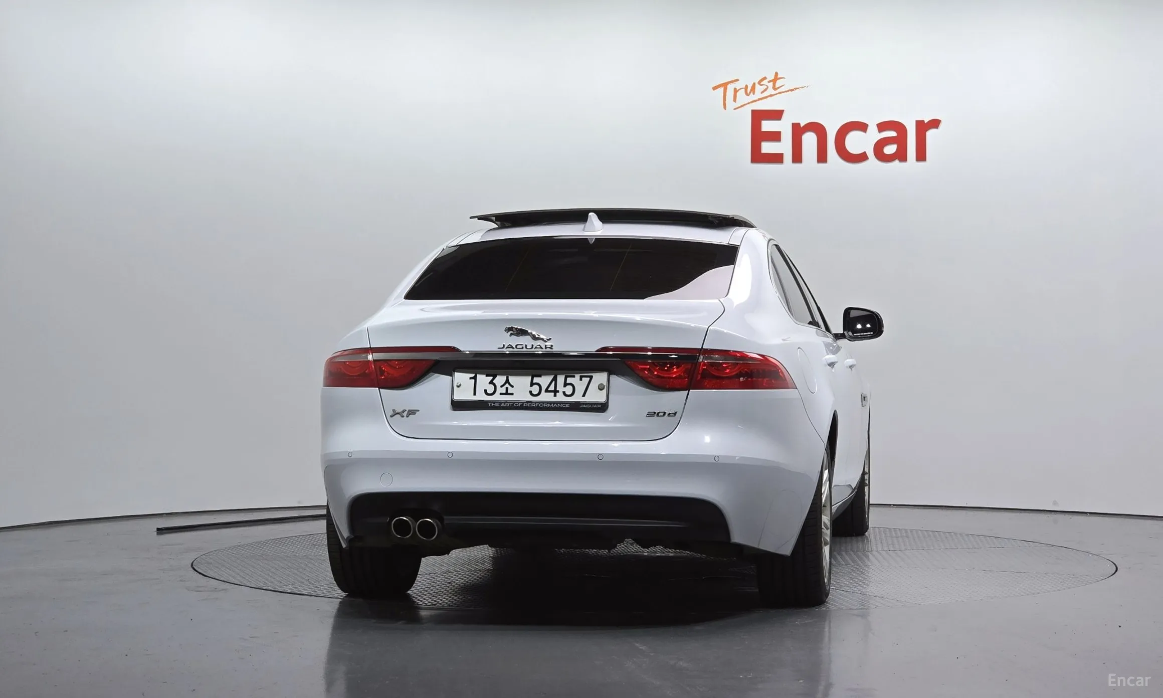 Jaguar XF (x260) превью 4