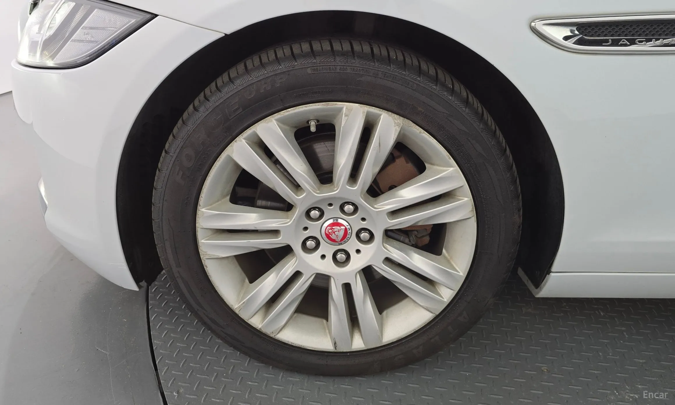 Jaguar XF (x260) превью 5