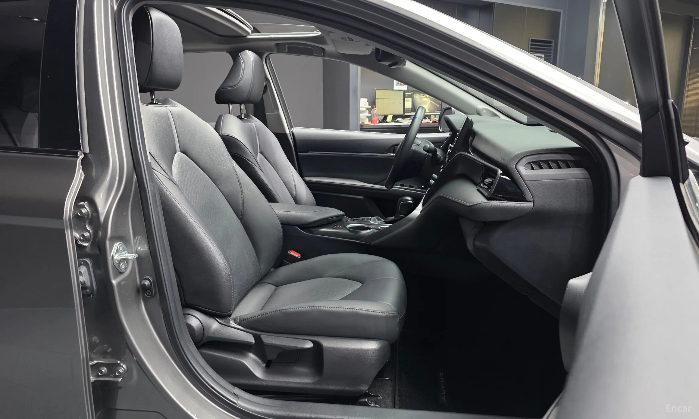 Toyota Camry (XV70) превью 11