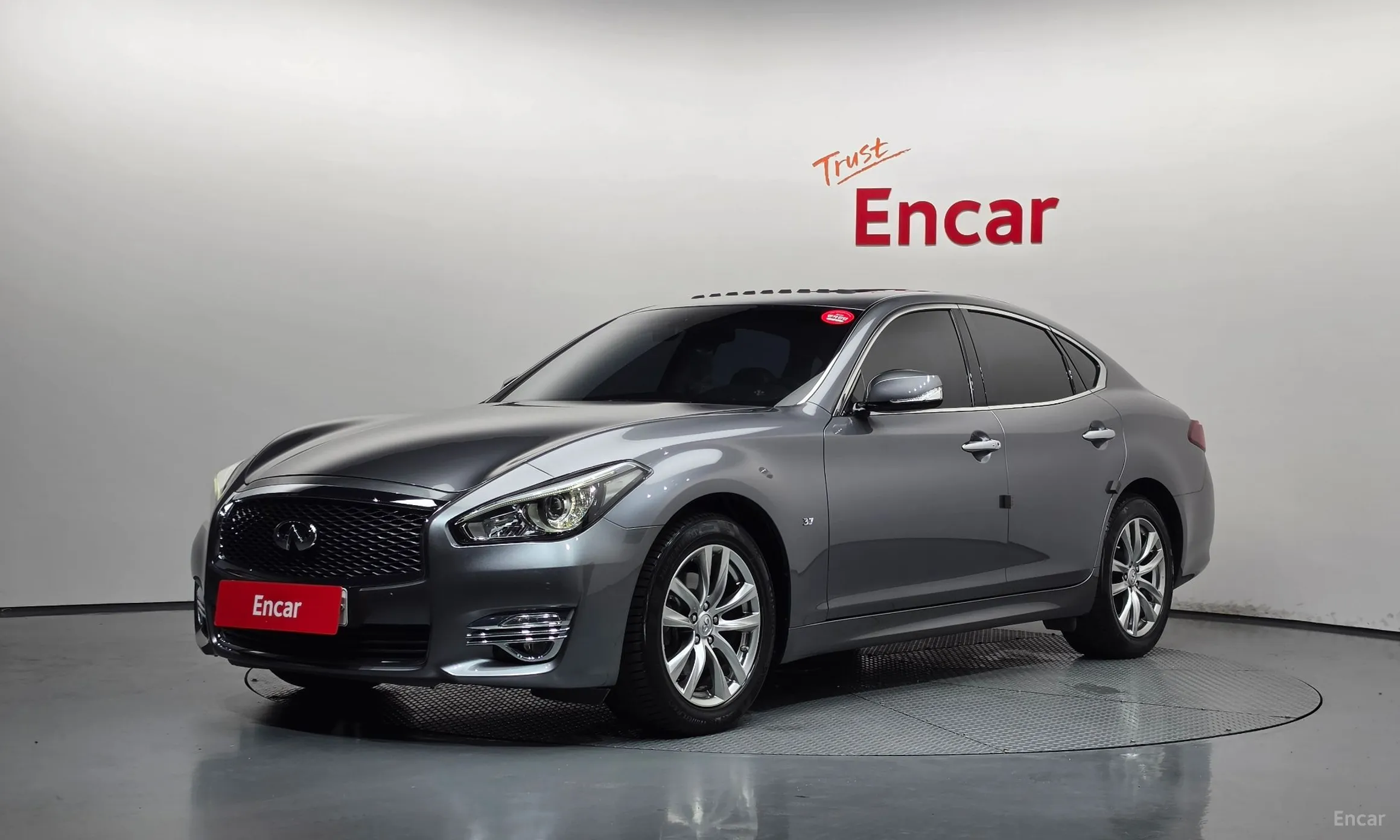 Infiniti Q70