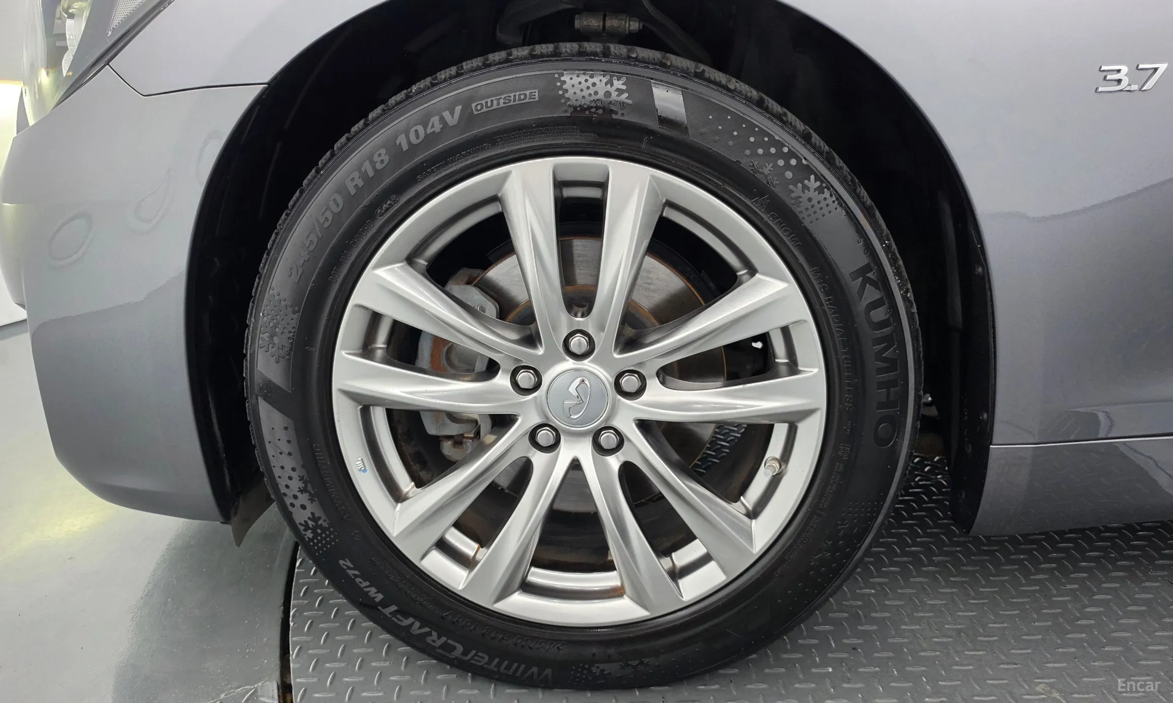 Infiniti Q70 превью 5