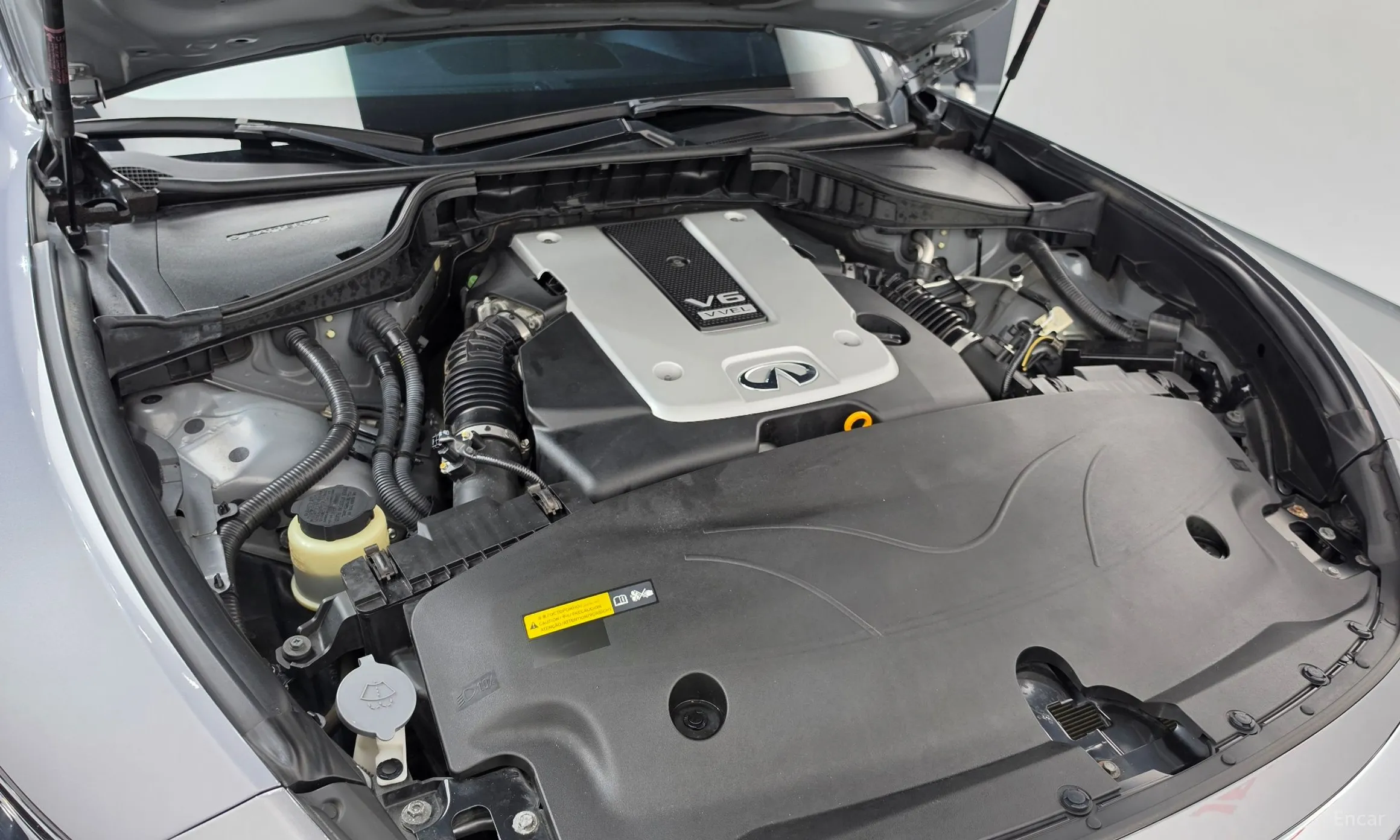 Infiniti Q70 превью 6