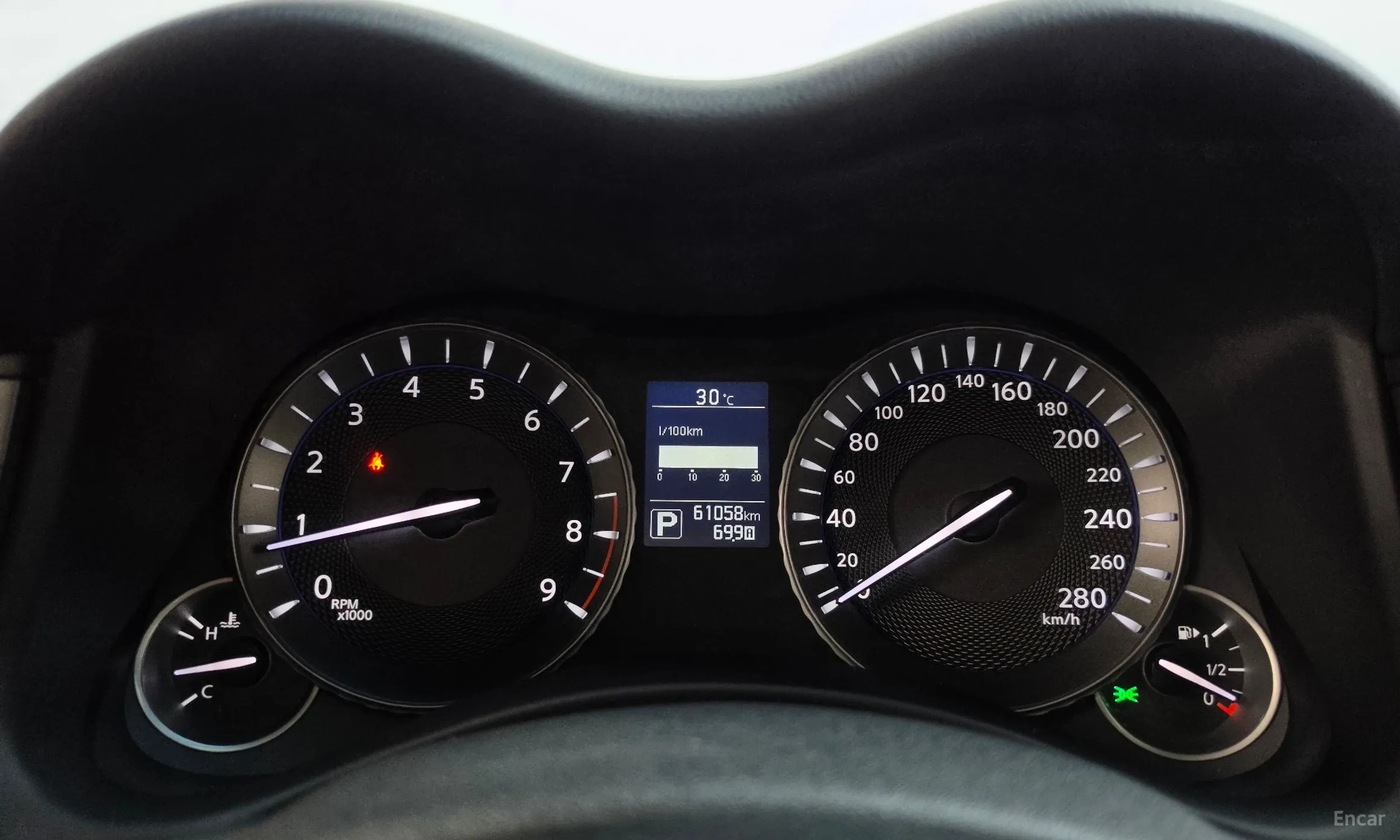 Infiniti Q70 превью 8