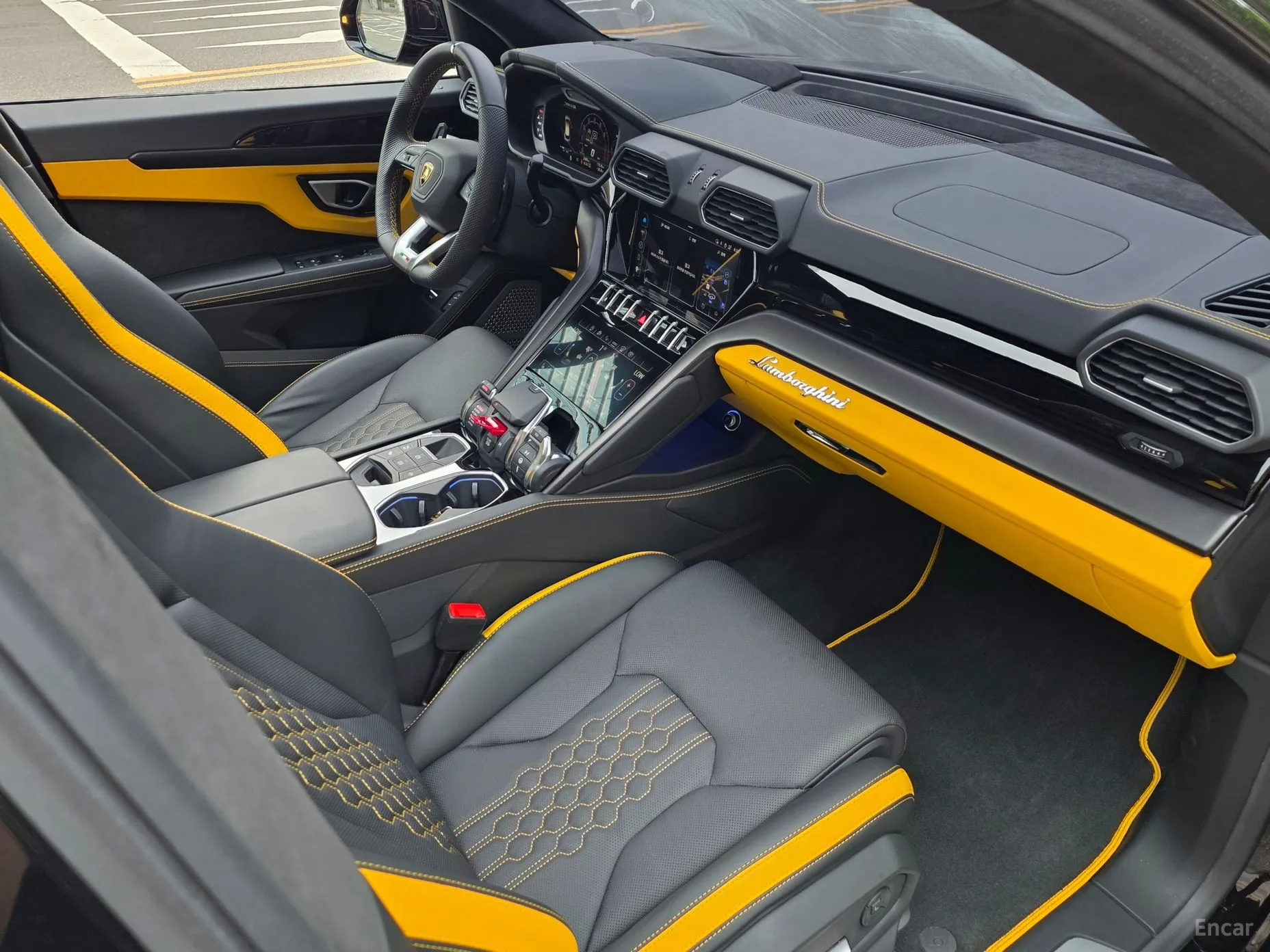 Lamborghini Urus превью 11