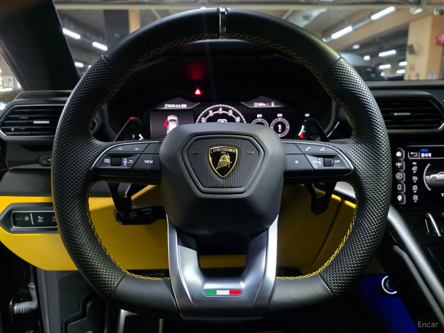 Lamborghini Urus превью 12