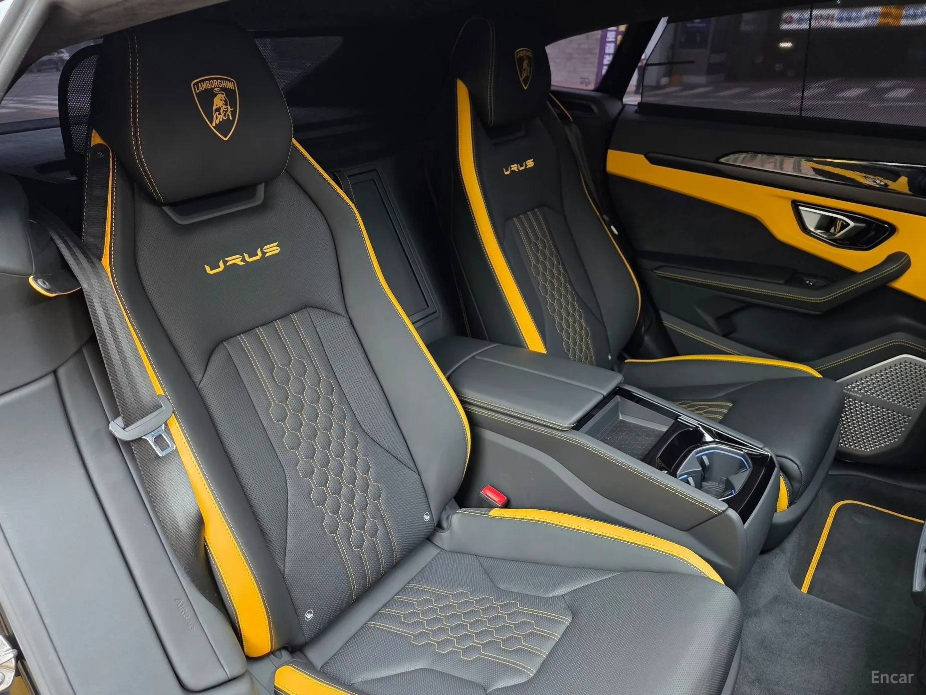Lamborghini Urus превью 18