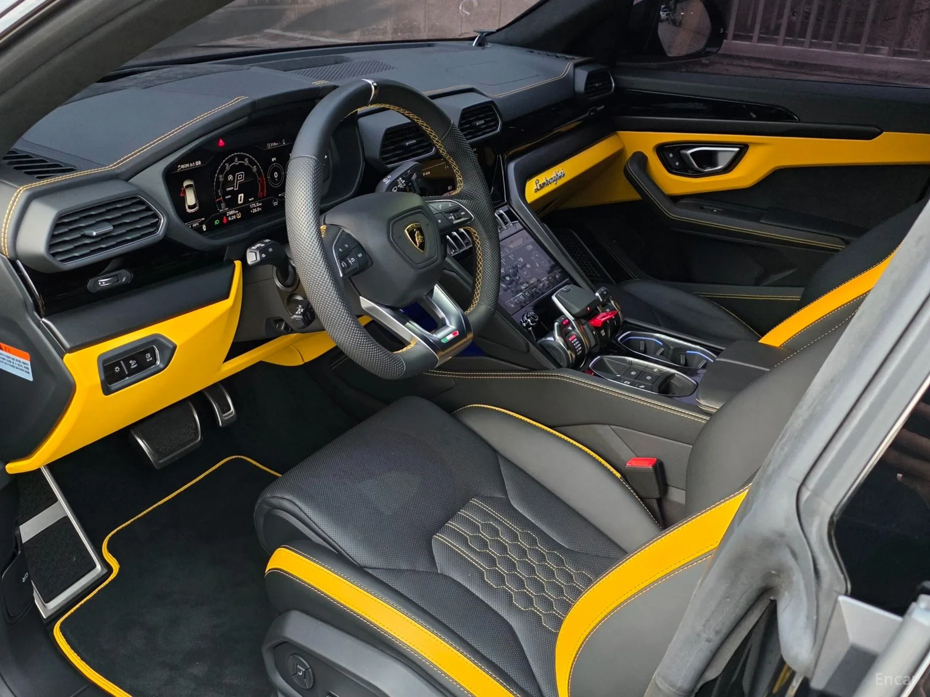 Lamborghini Urus превью 7