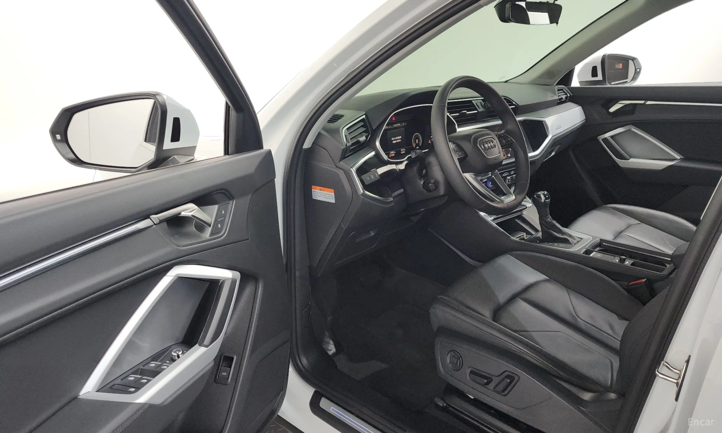 Audi Q3 (F3) превью 10