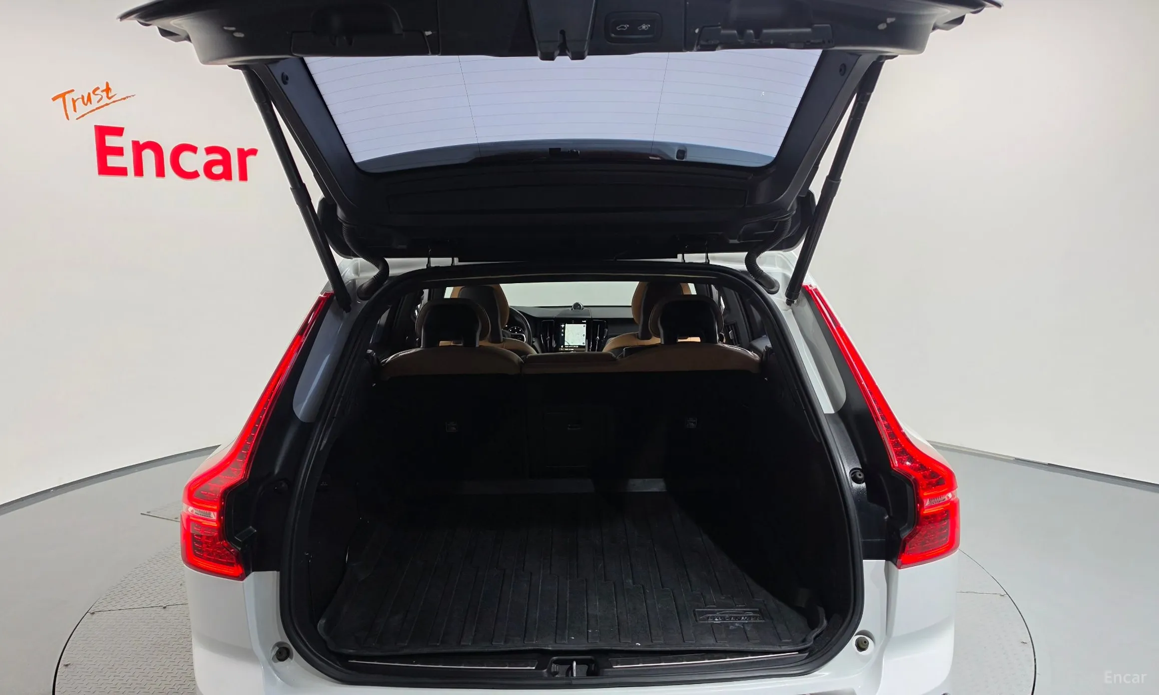 Volvo XC60 Gen 2 превью 18