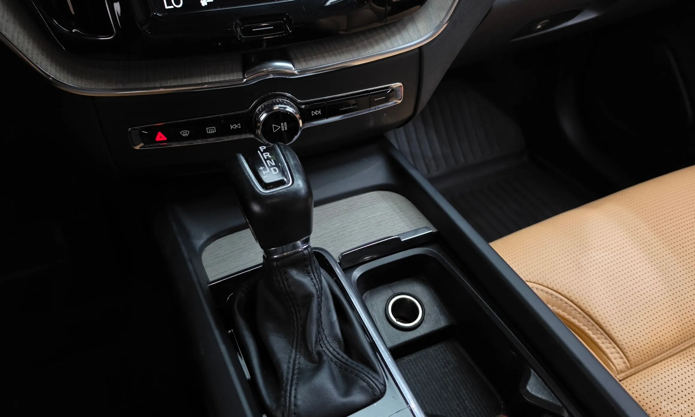 Volvo XC60 Gen 2 превью 9