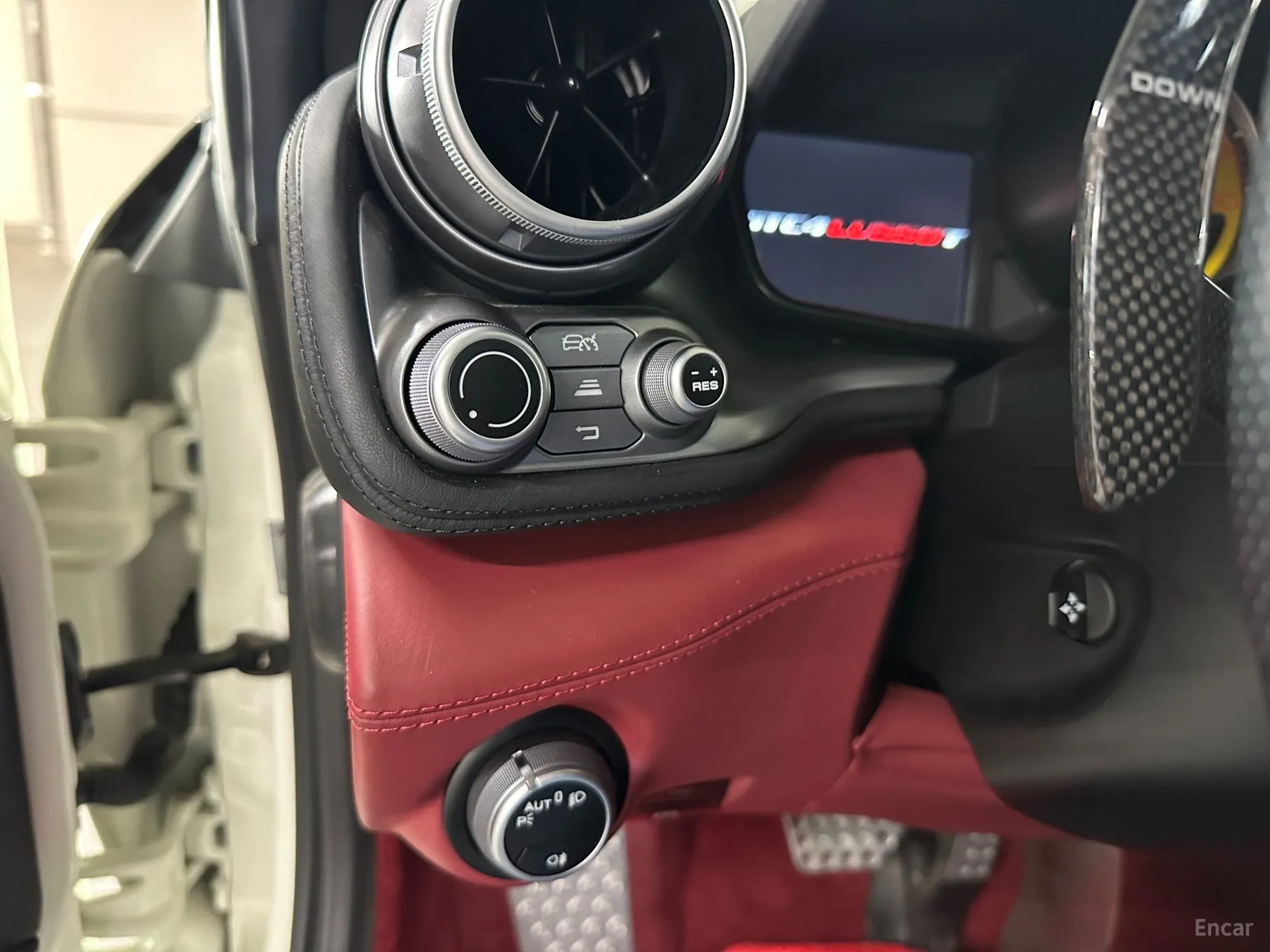 Ferrari GTC4 Rousseau превью 13