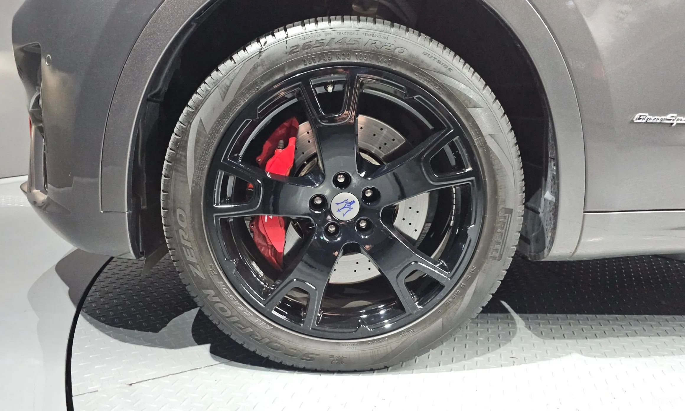 Maserati Levante превью 5