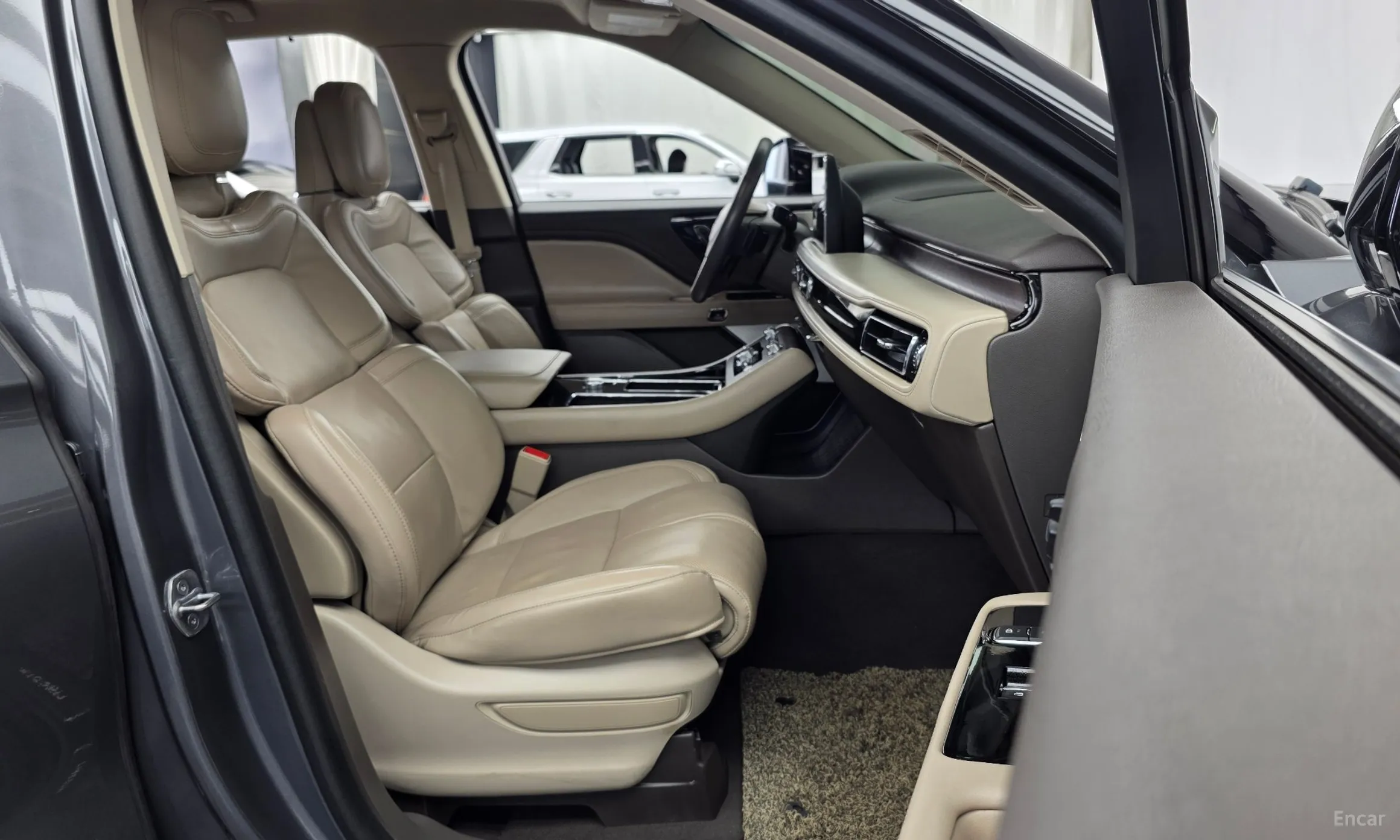 Lincoln Aviator 2nd Generation превью 11