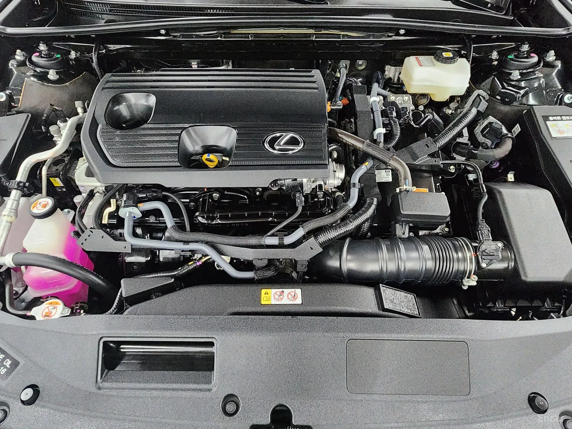 Lexus ES300h 7th Generation превью 6