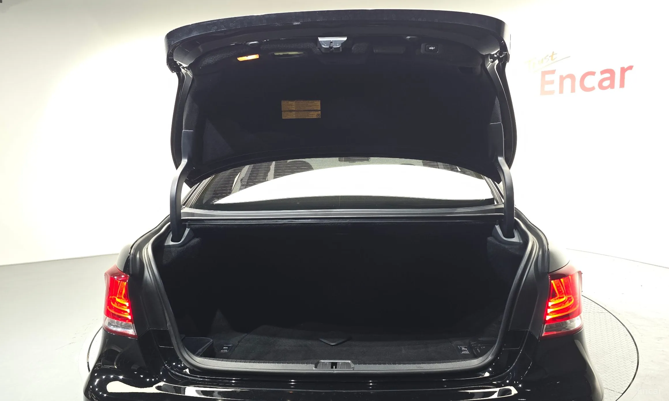 Lexus LS460 превью 17