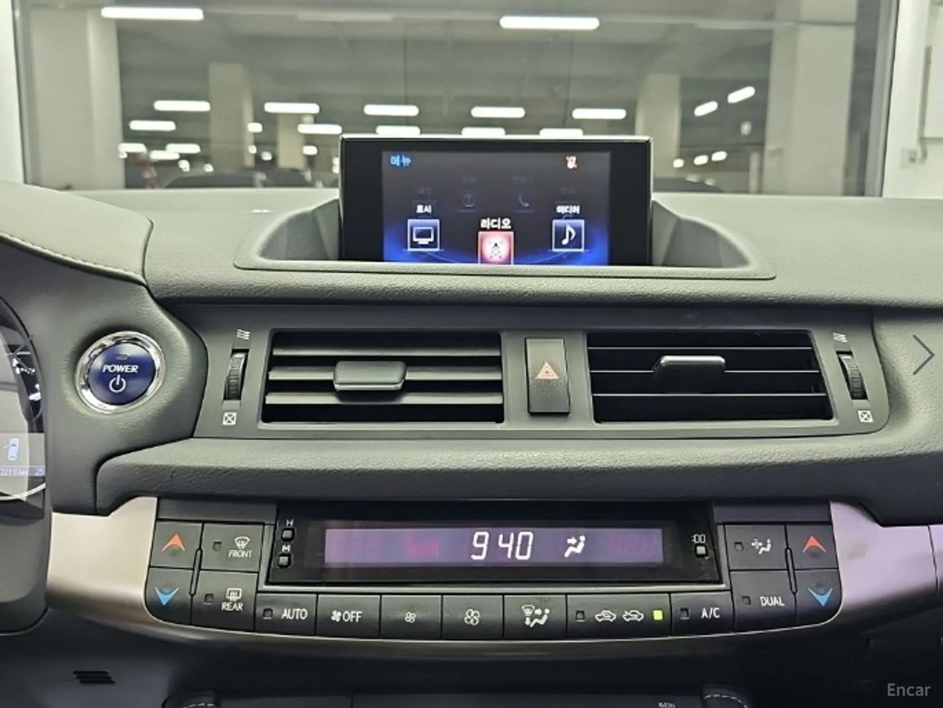 Lexus CT200h превью 10