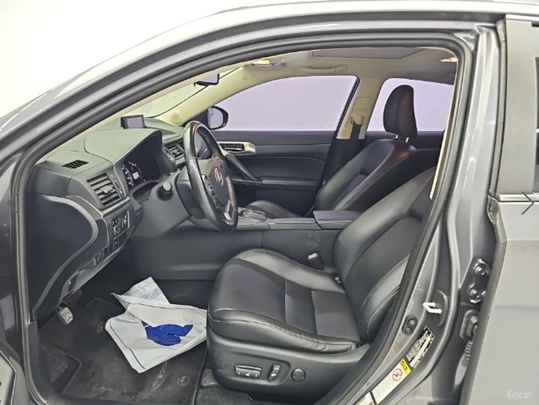 Lexus CT200h превью 11